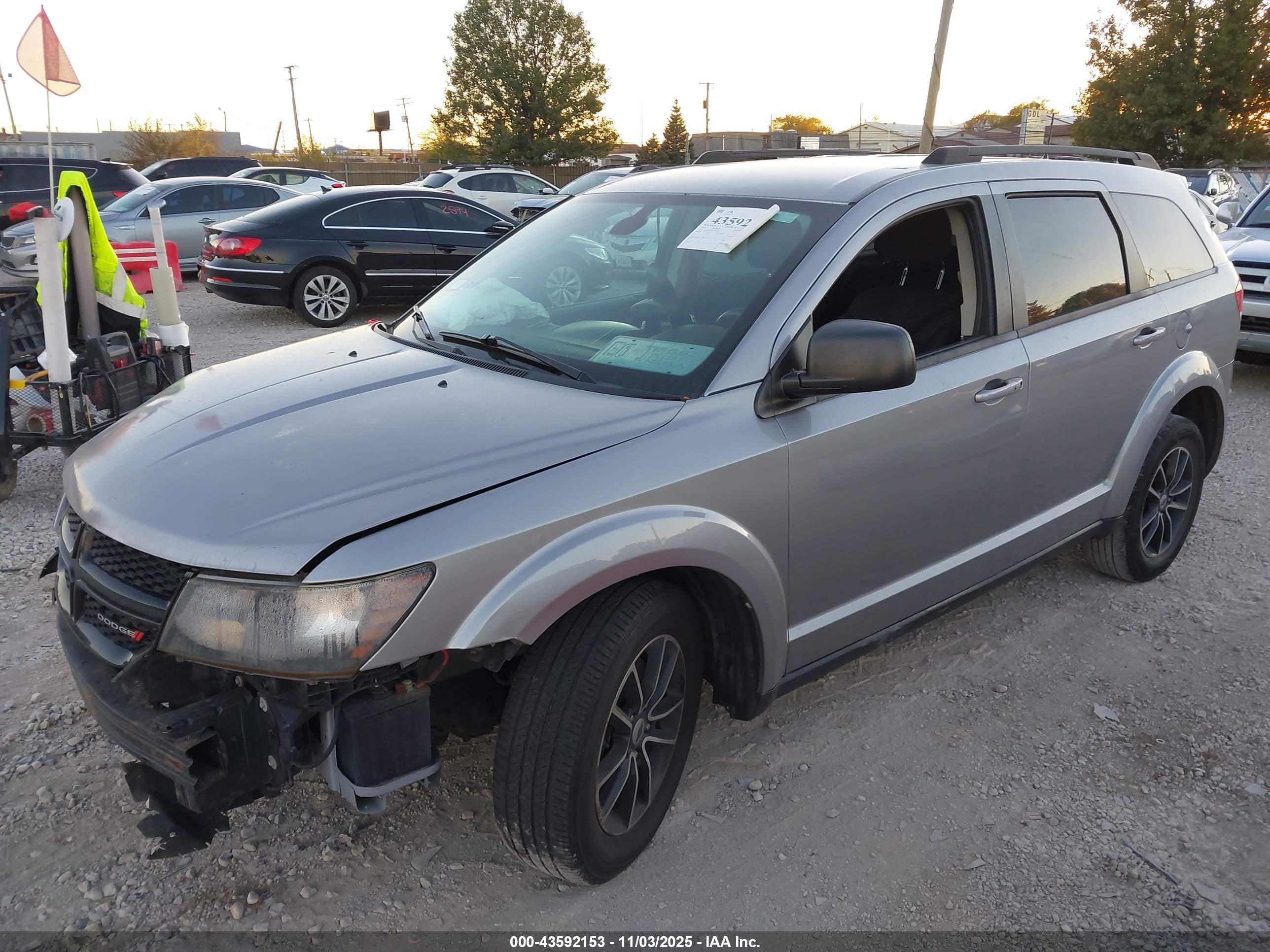 DODGE JOURNEY image 2