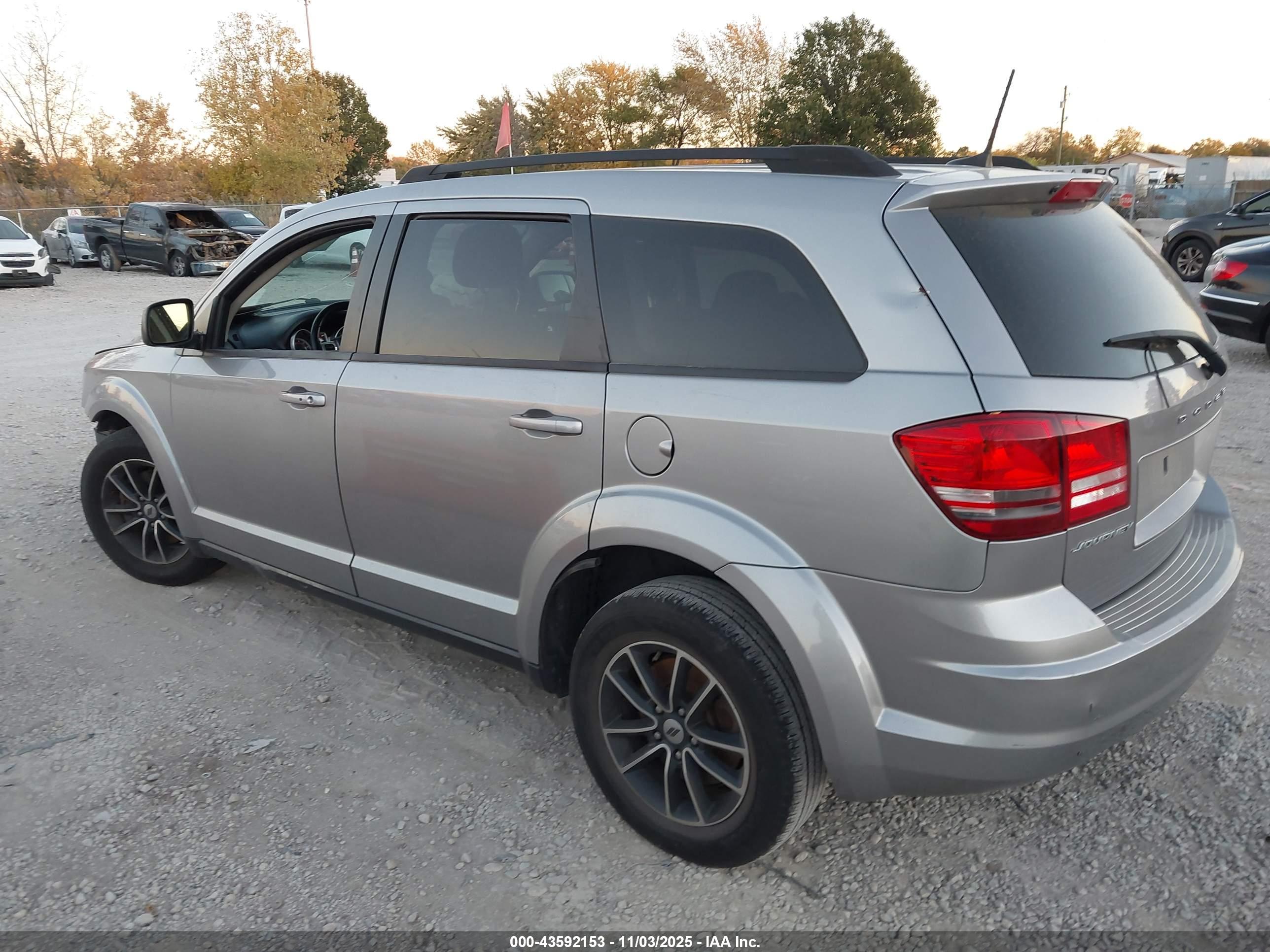 DODGE JOURNEY image 3