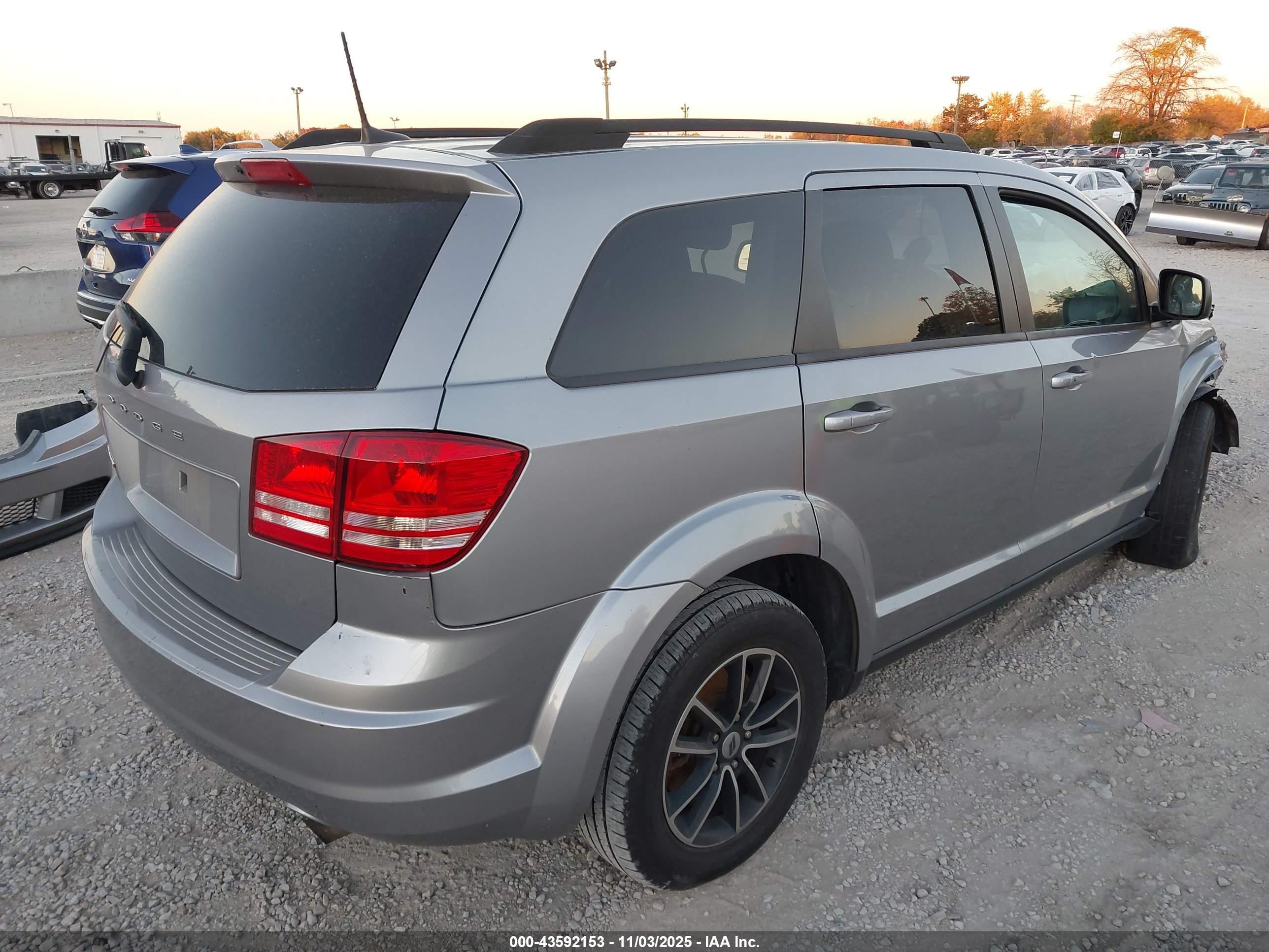 DODGE JOURNEY image 4