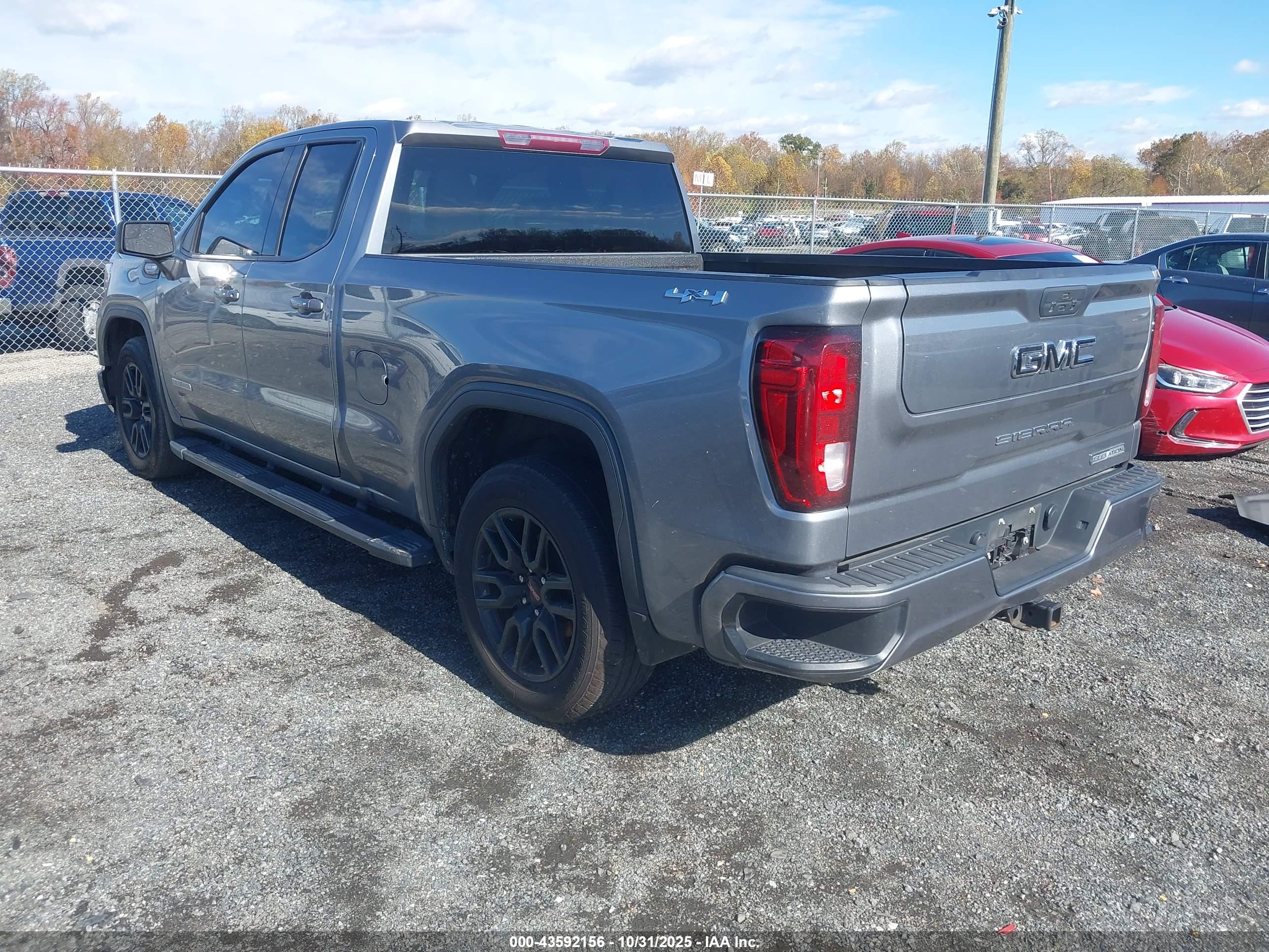 GMC SIERRA image 3