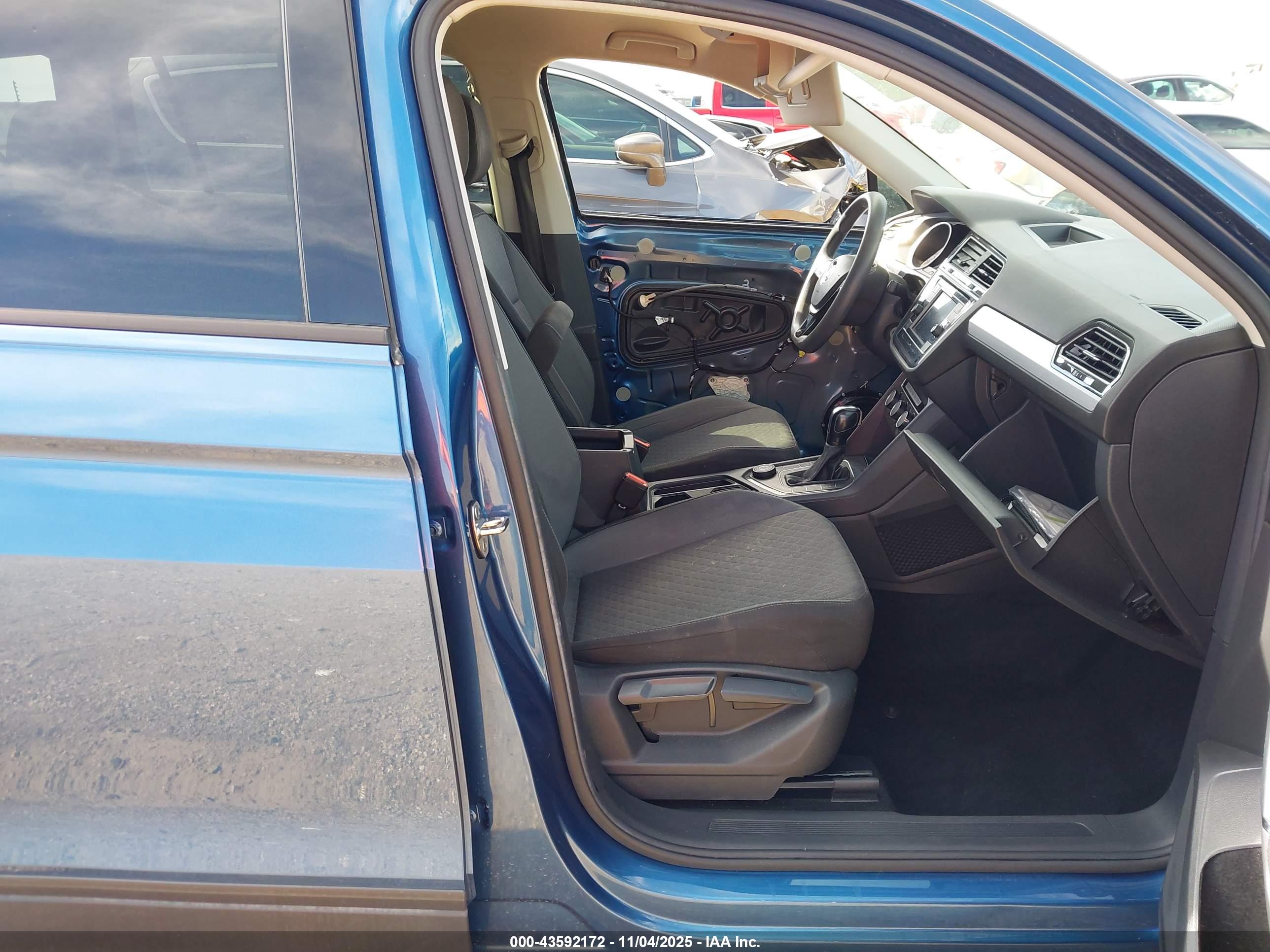 VOLKSWAGEN TIGUAN image 5