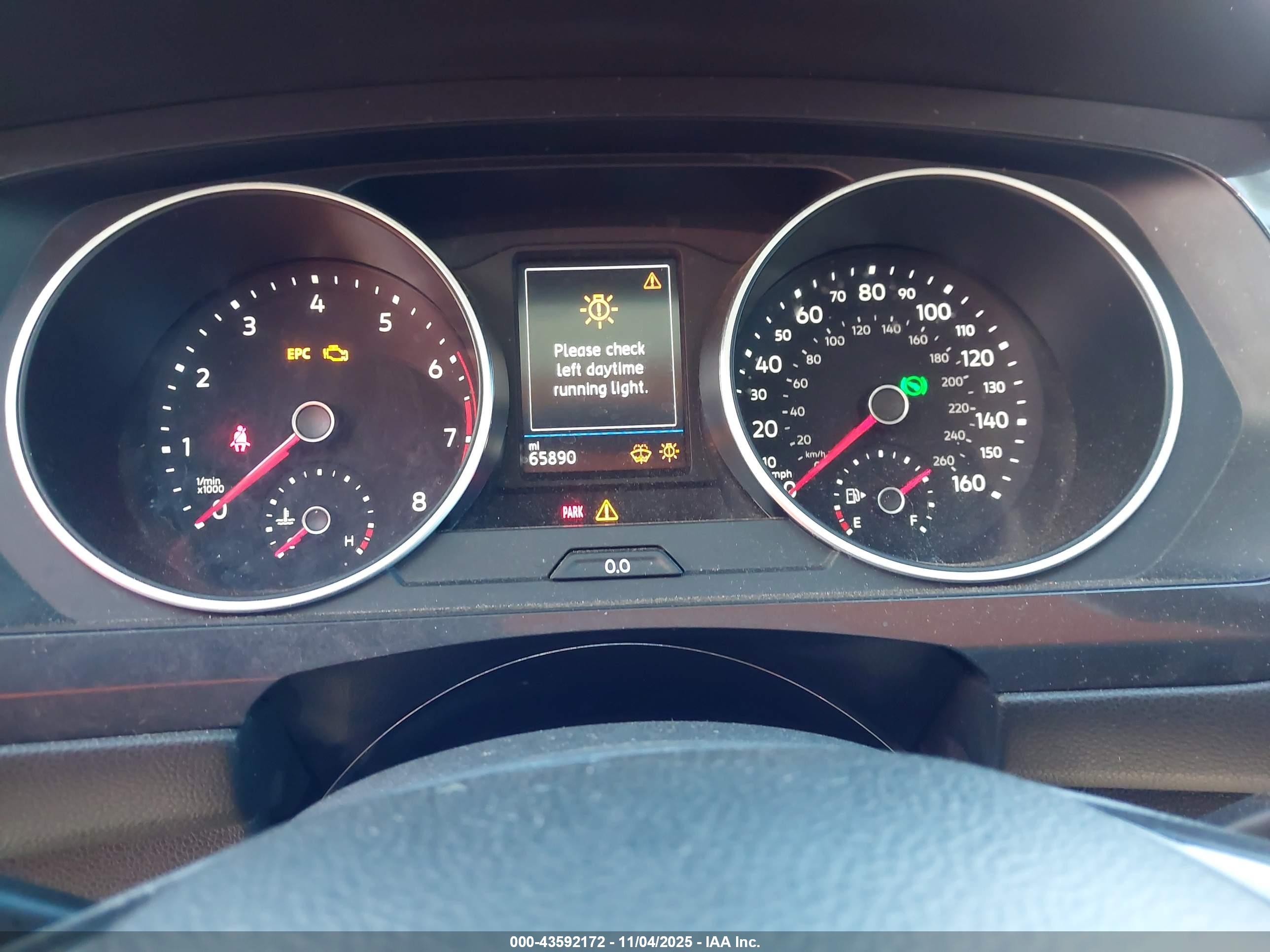VOLKSWAGEN TIGUAN image 7