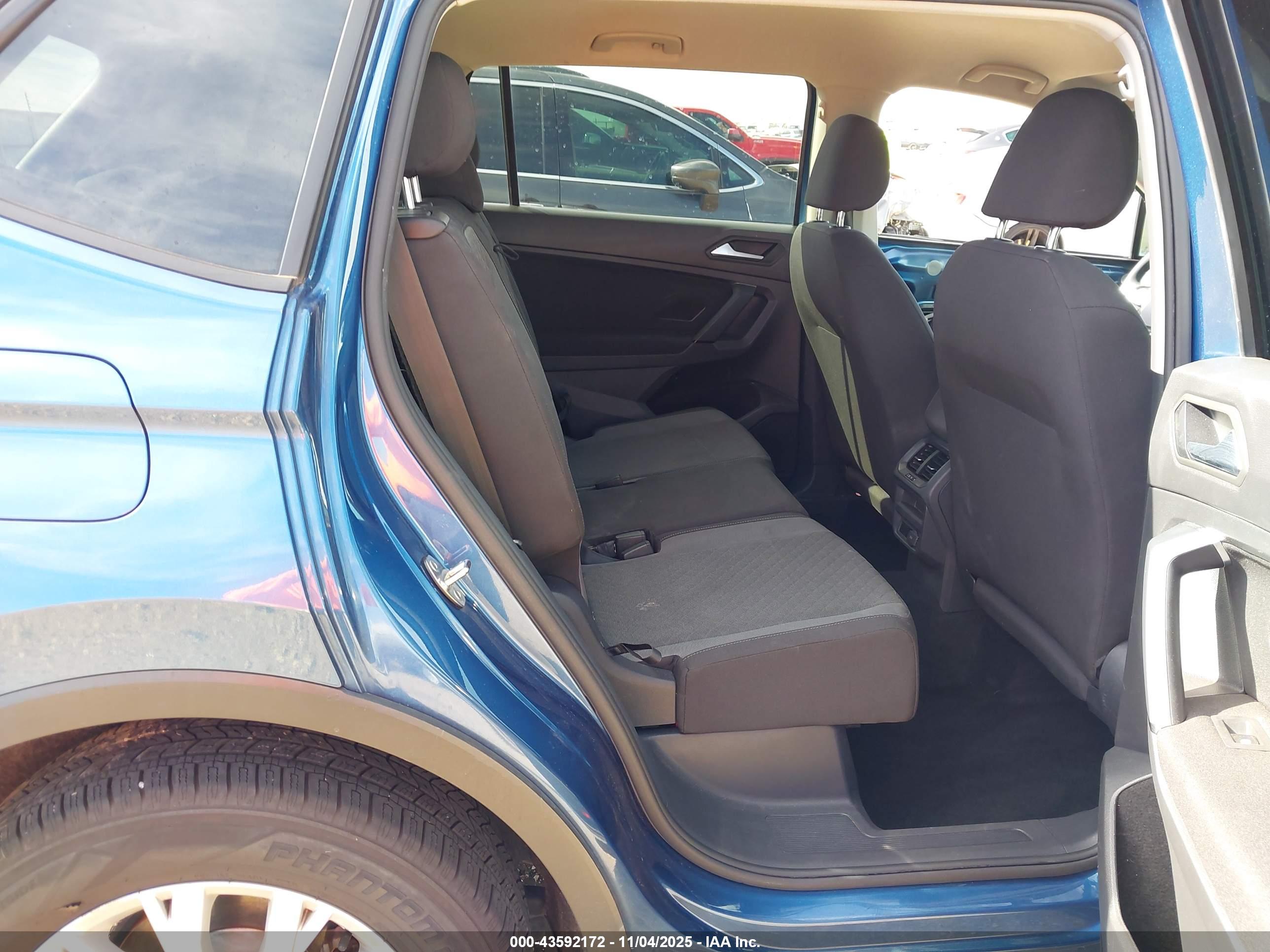 VOLKSWAGEN TIGUAN image 8