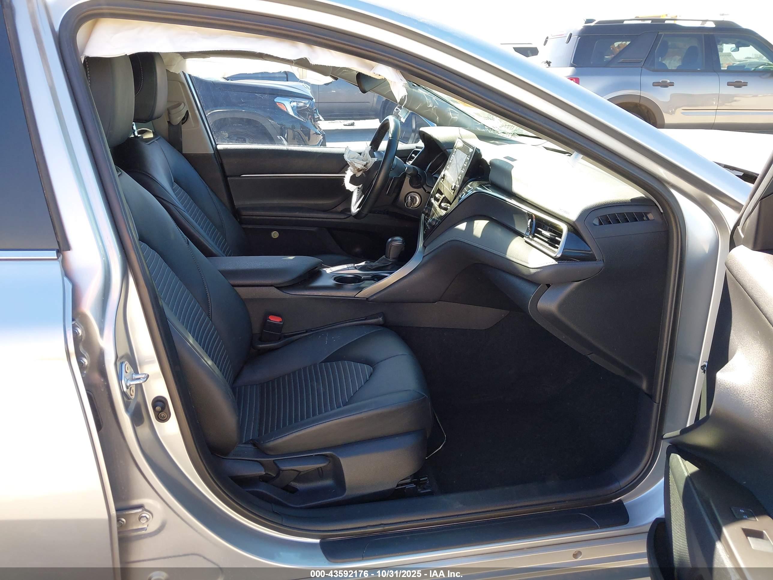 TOYOTA CAMRY image 5