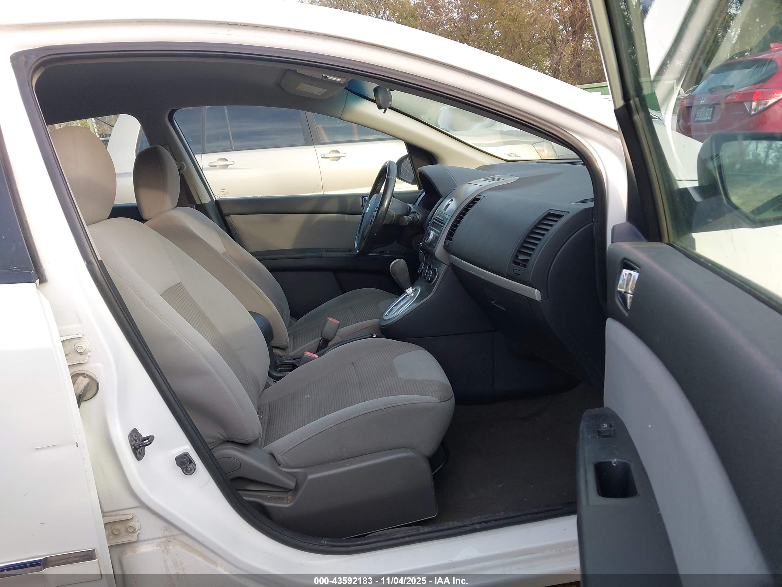 NISSAN SENTRA image 5