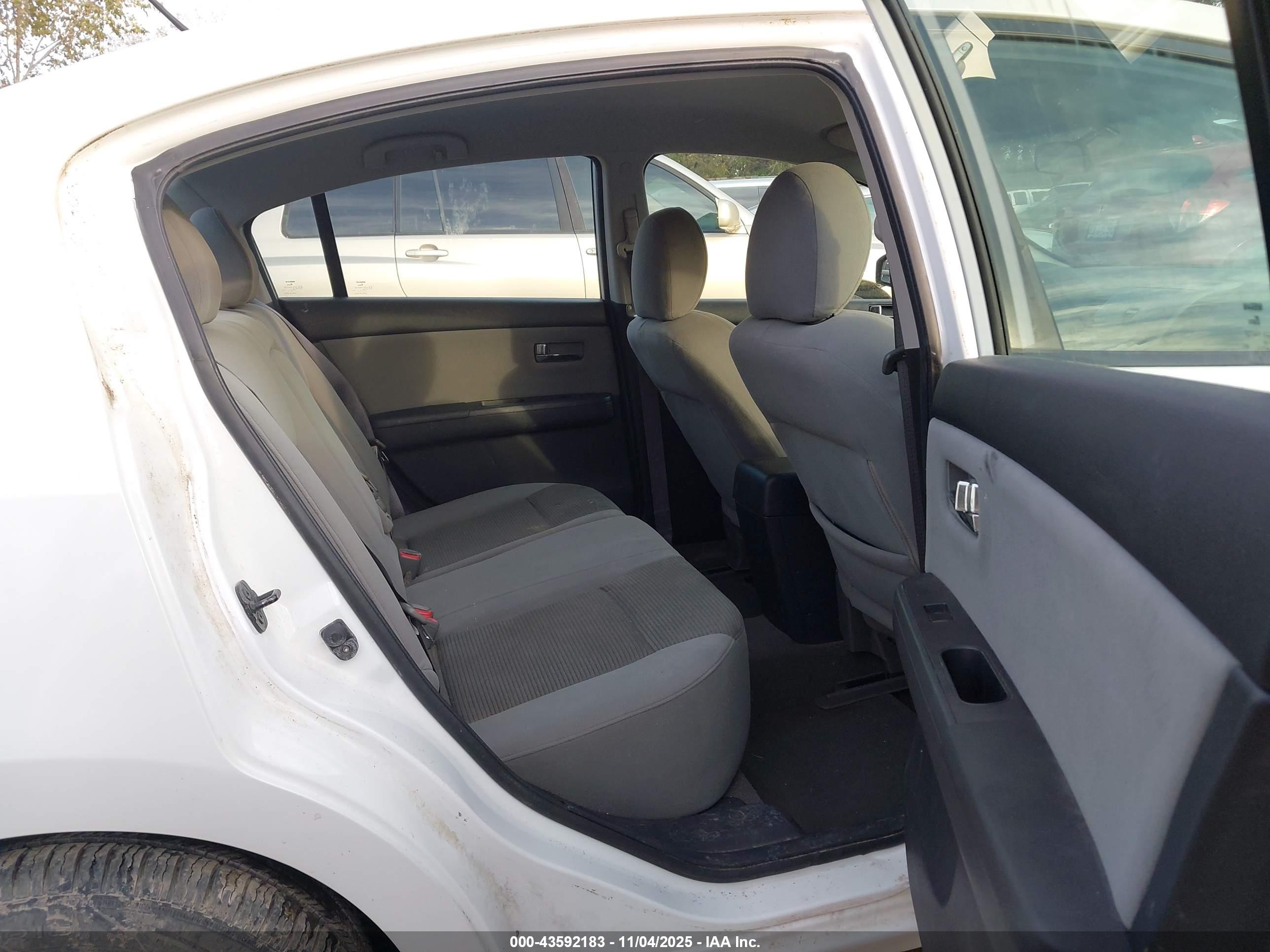 NISSAN SENTRA image 8