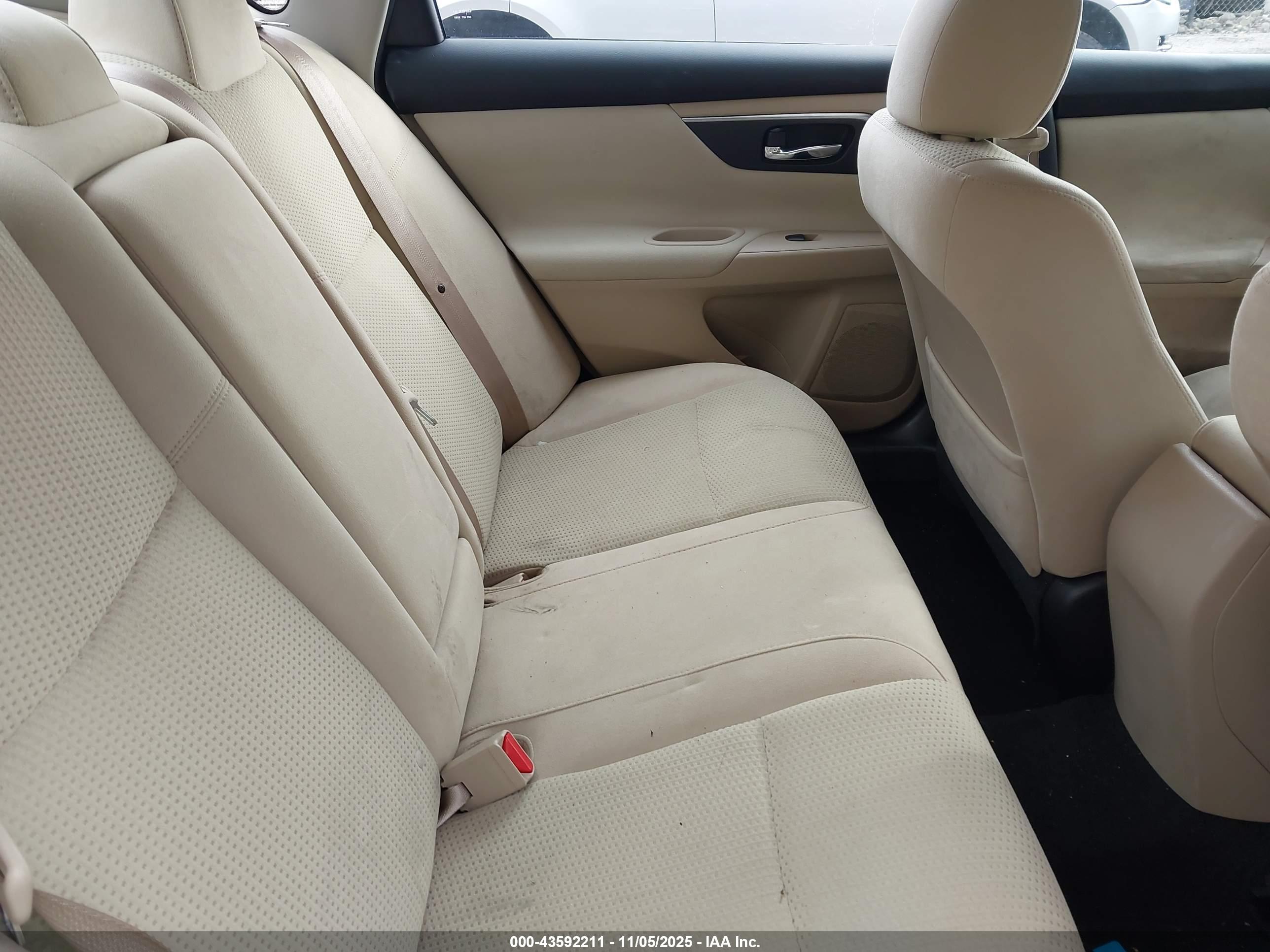 NISSAN ALTIMA image 8