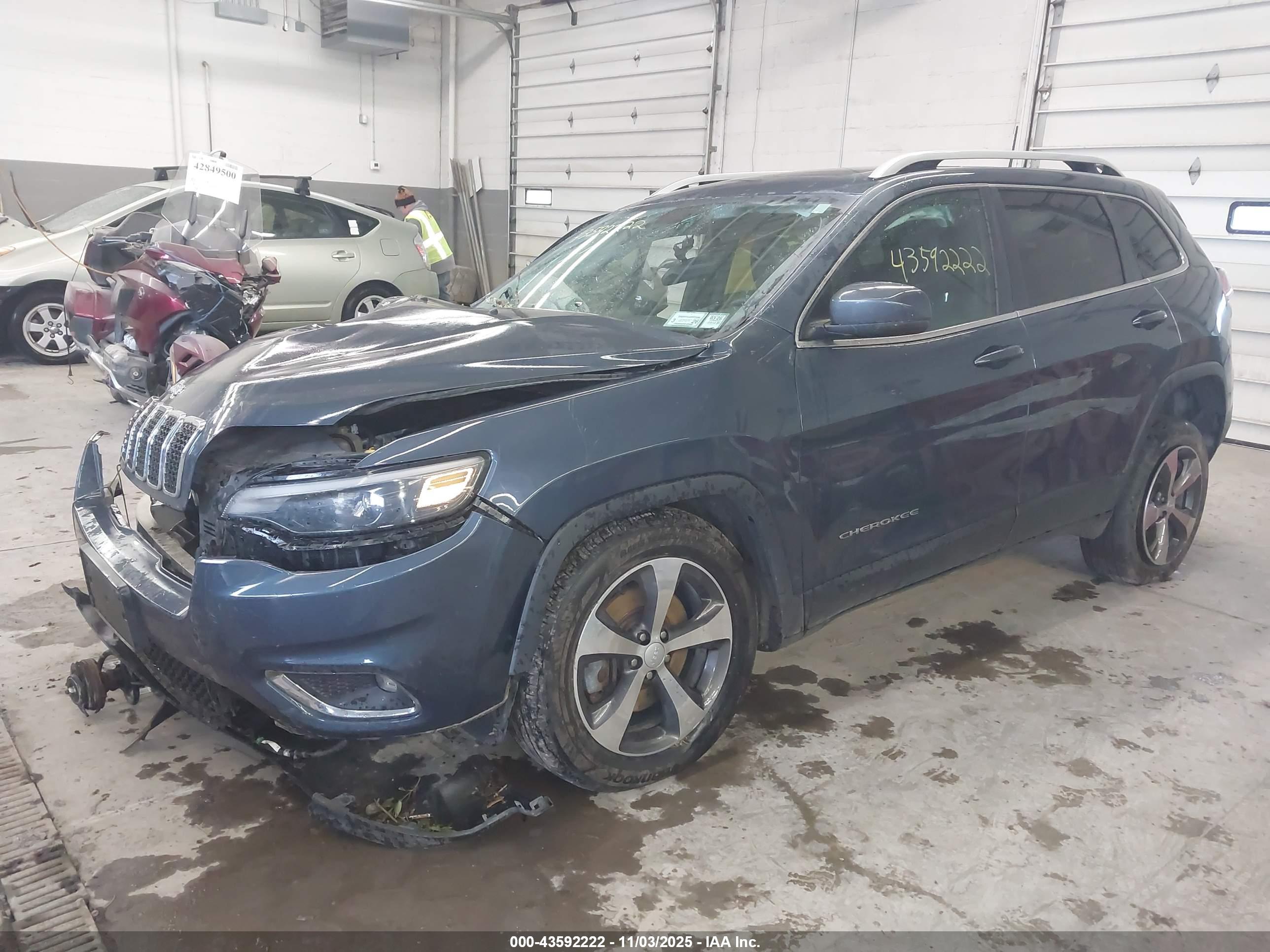 JEEP CHEROKEE image 2