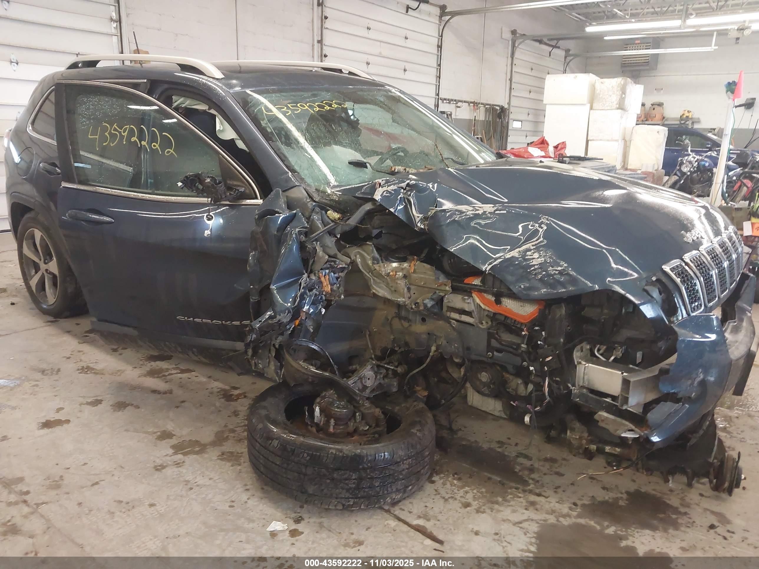 JEEP CHEROKEE image 6