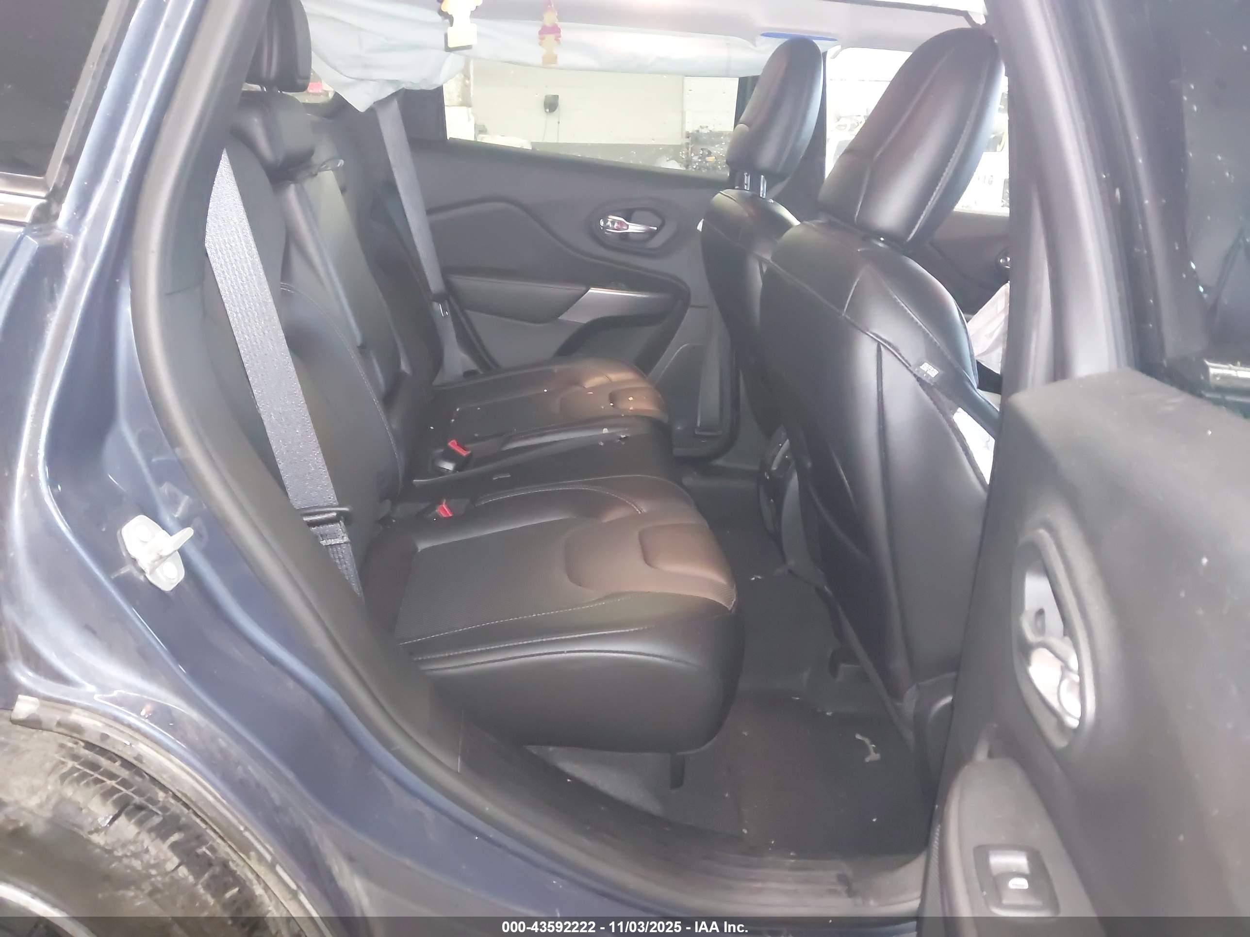 JEEP CHEROKEE image 8