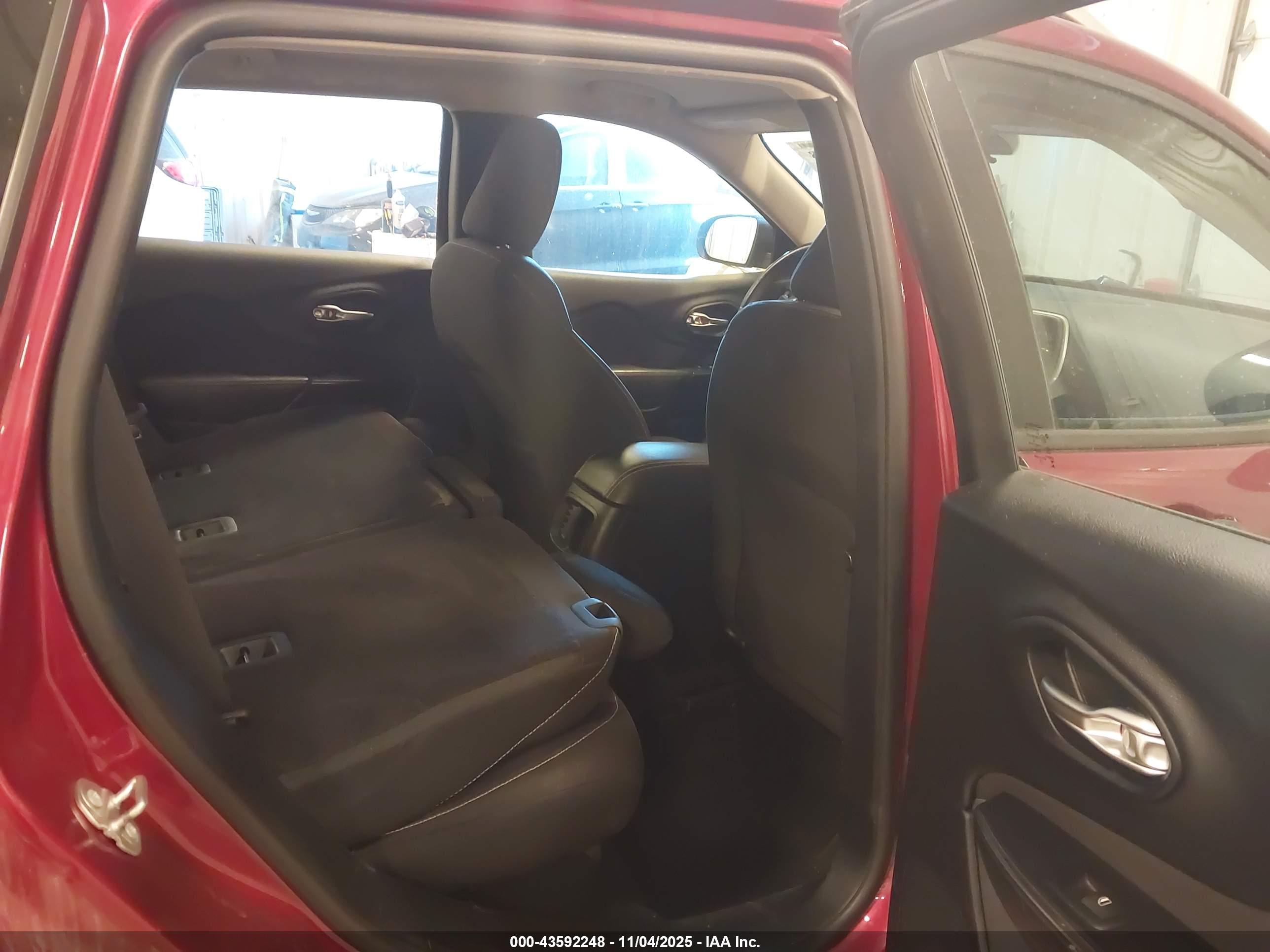 JEEP CHEROKEE image 8