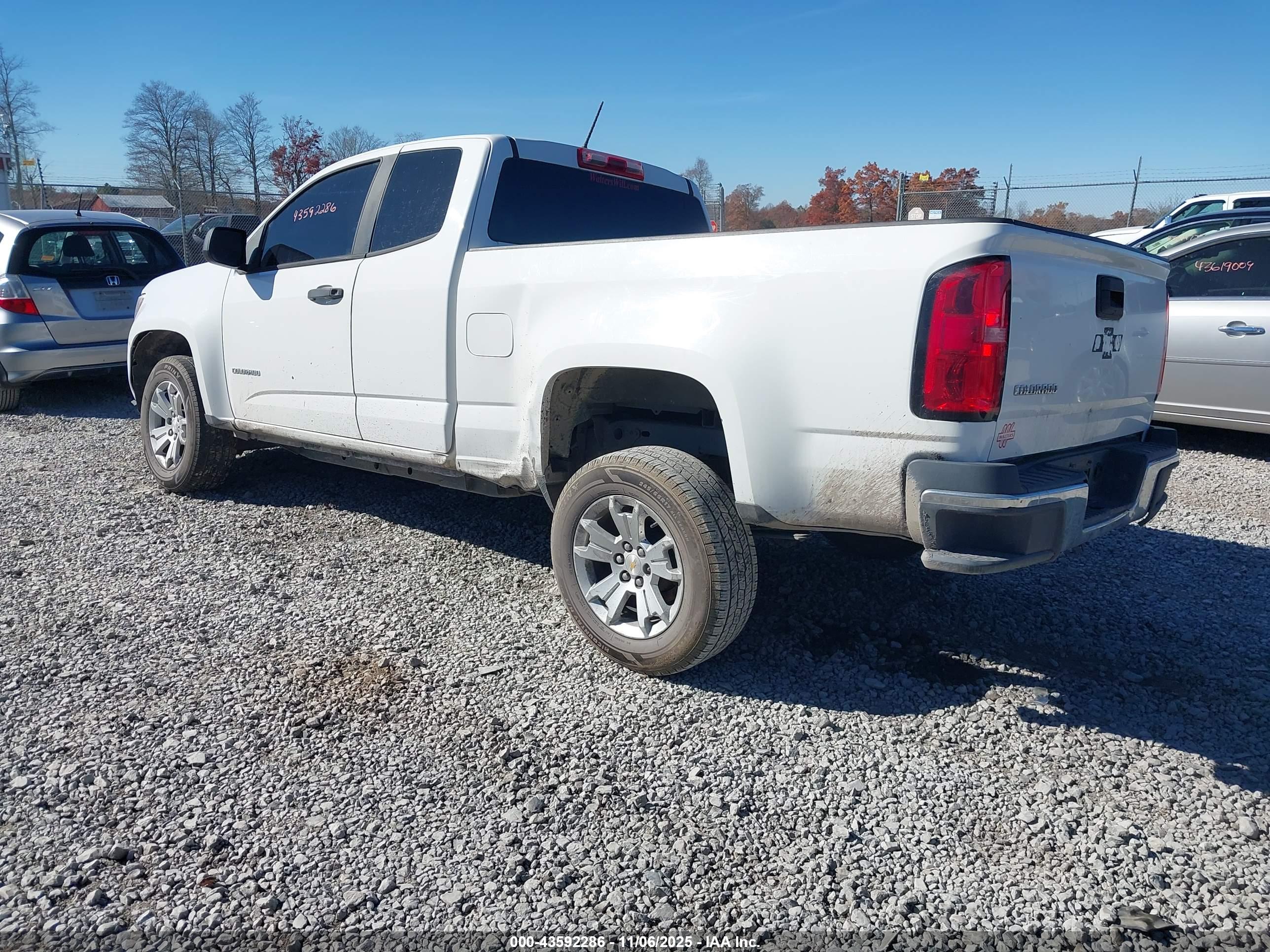 CHEVROLET COLORADO image 3