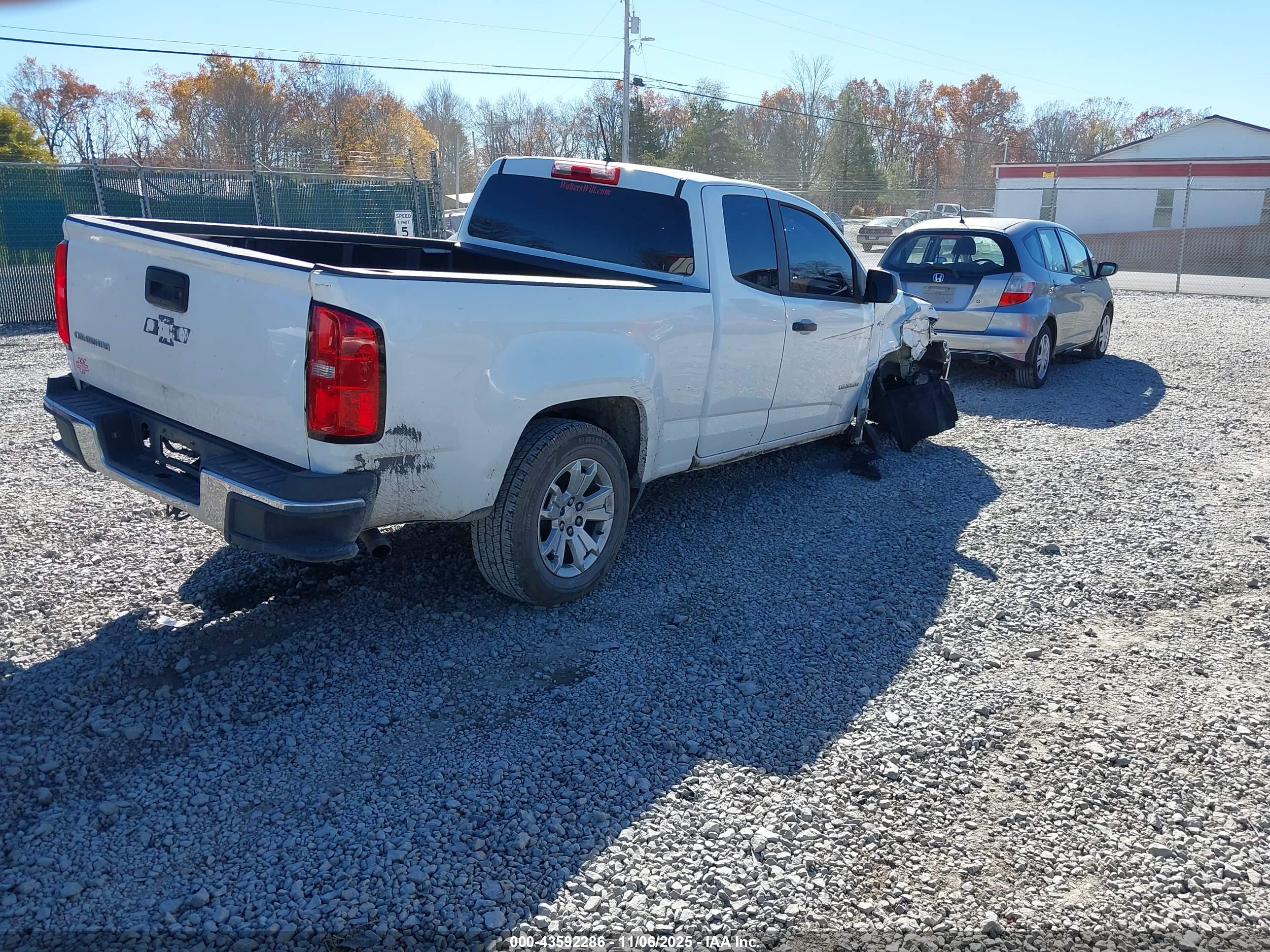 CHEVROLET COLORADO image 4