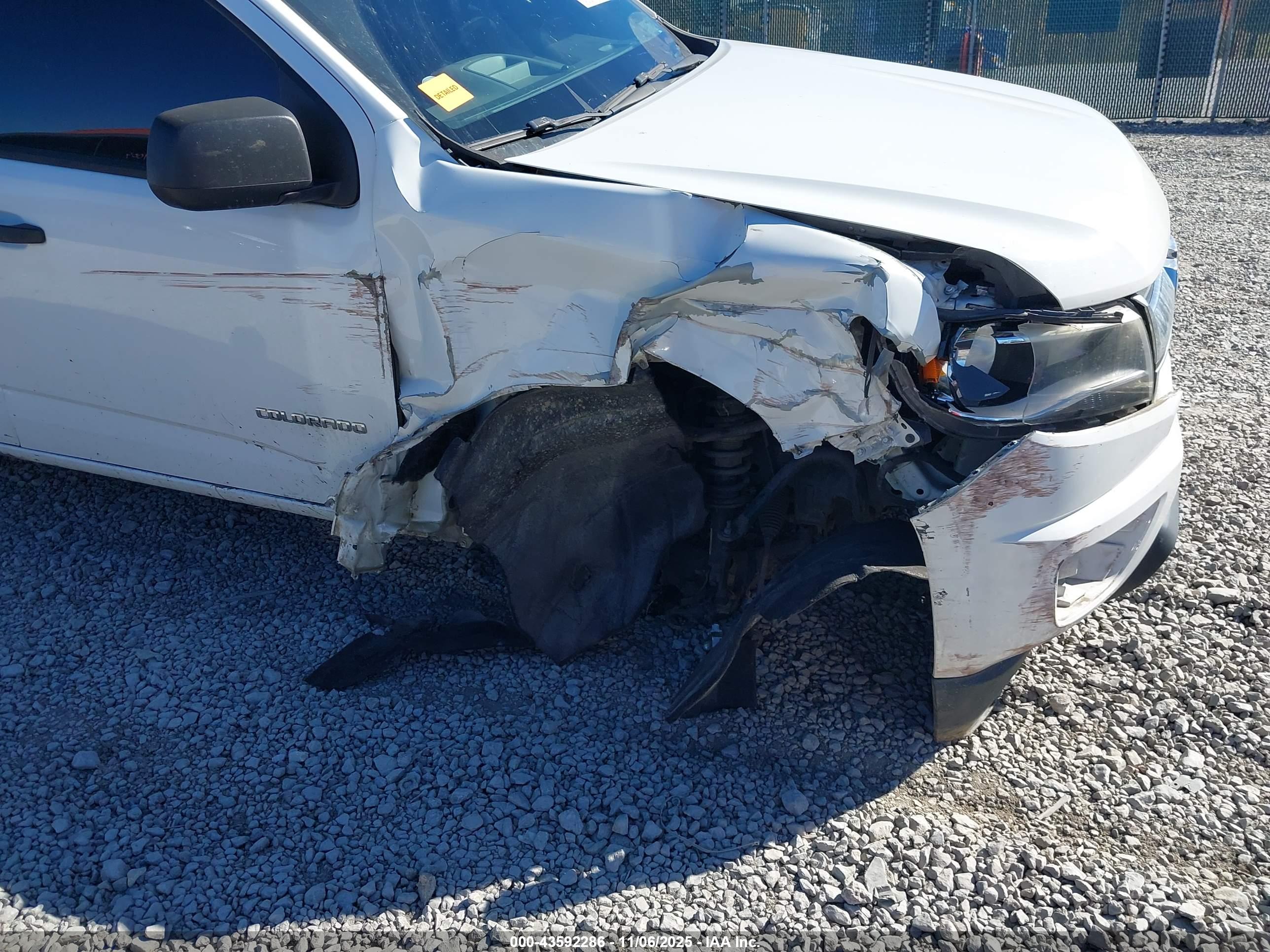 CHEVROLET COLORADO image 6