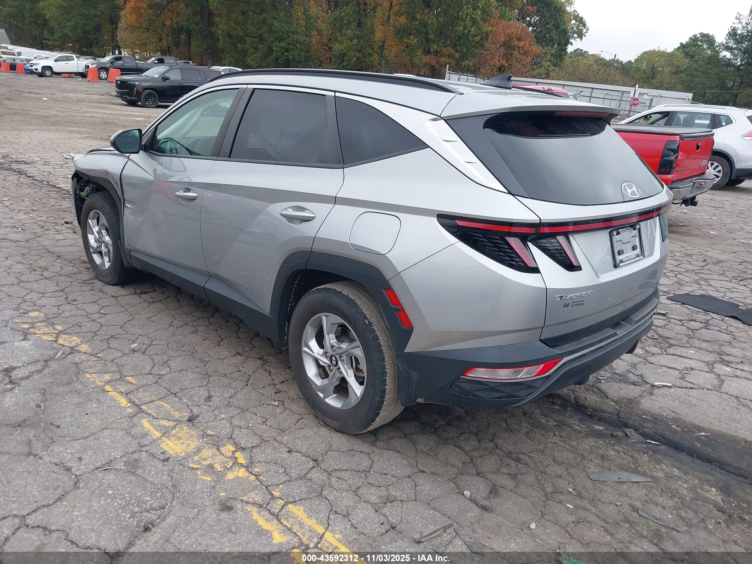 HYUNDAI TUCSON image 3