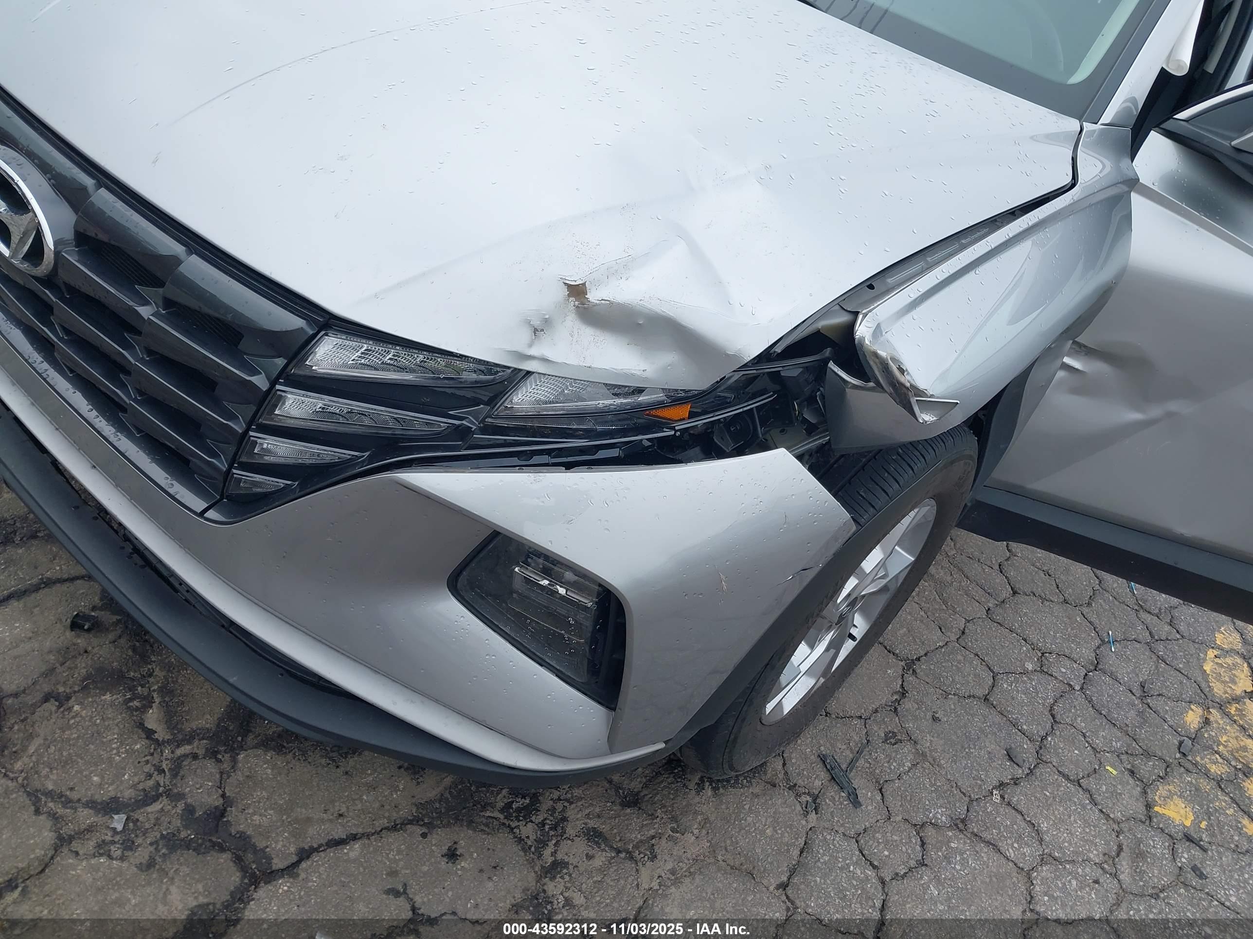 HYUNDAI TUCSON image 6