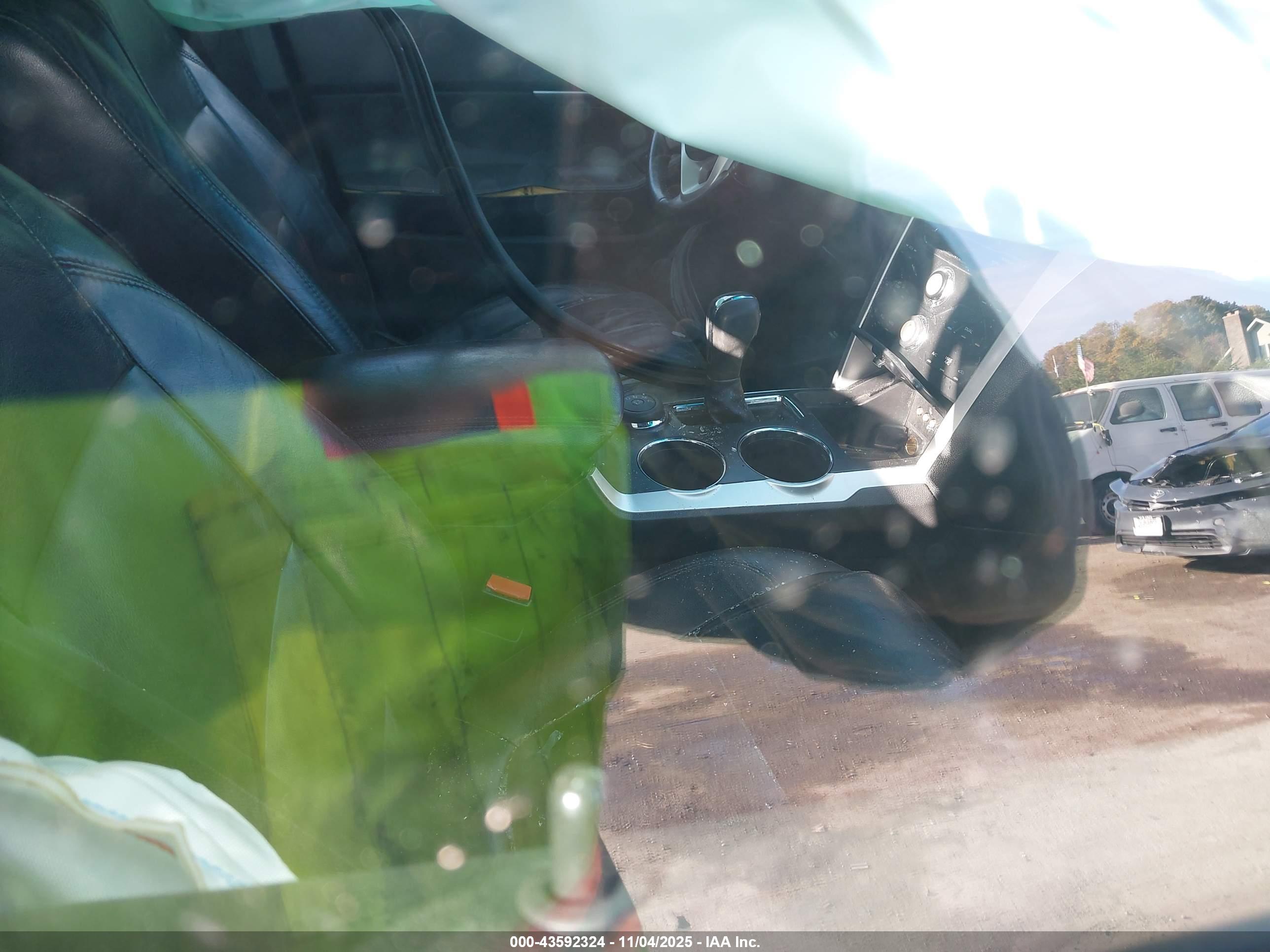 FORD EXPLORER image 5