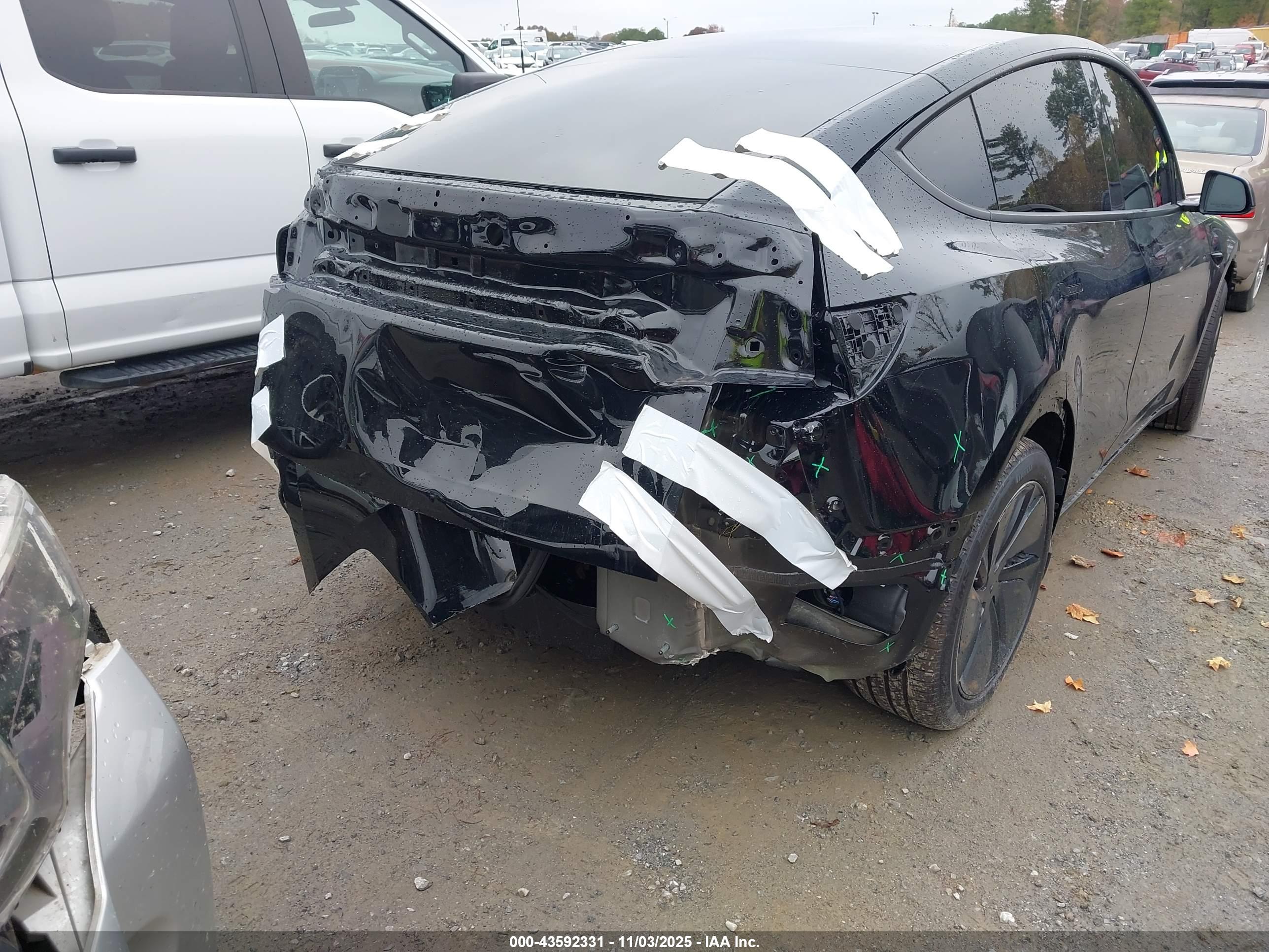 TESLA MODEL image 6