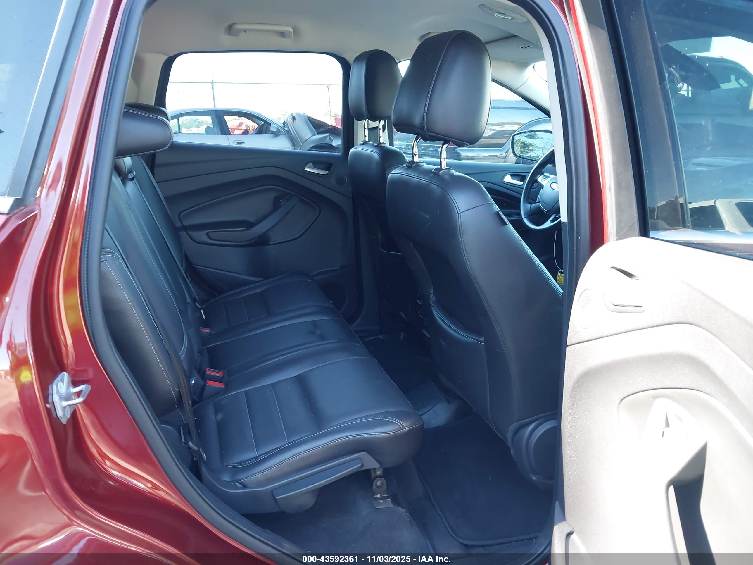 FORD ESCAPE image 8