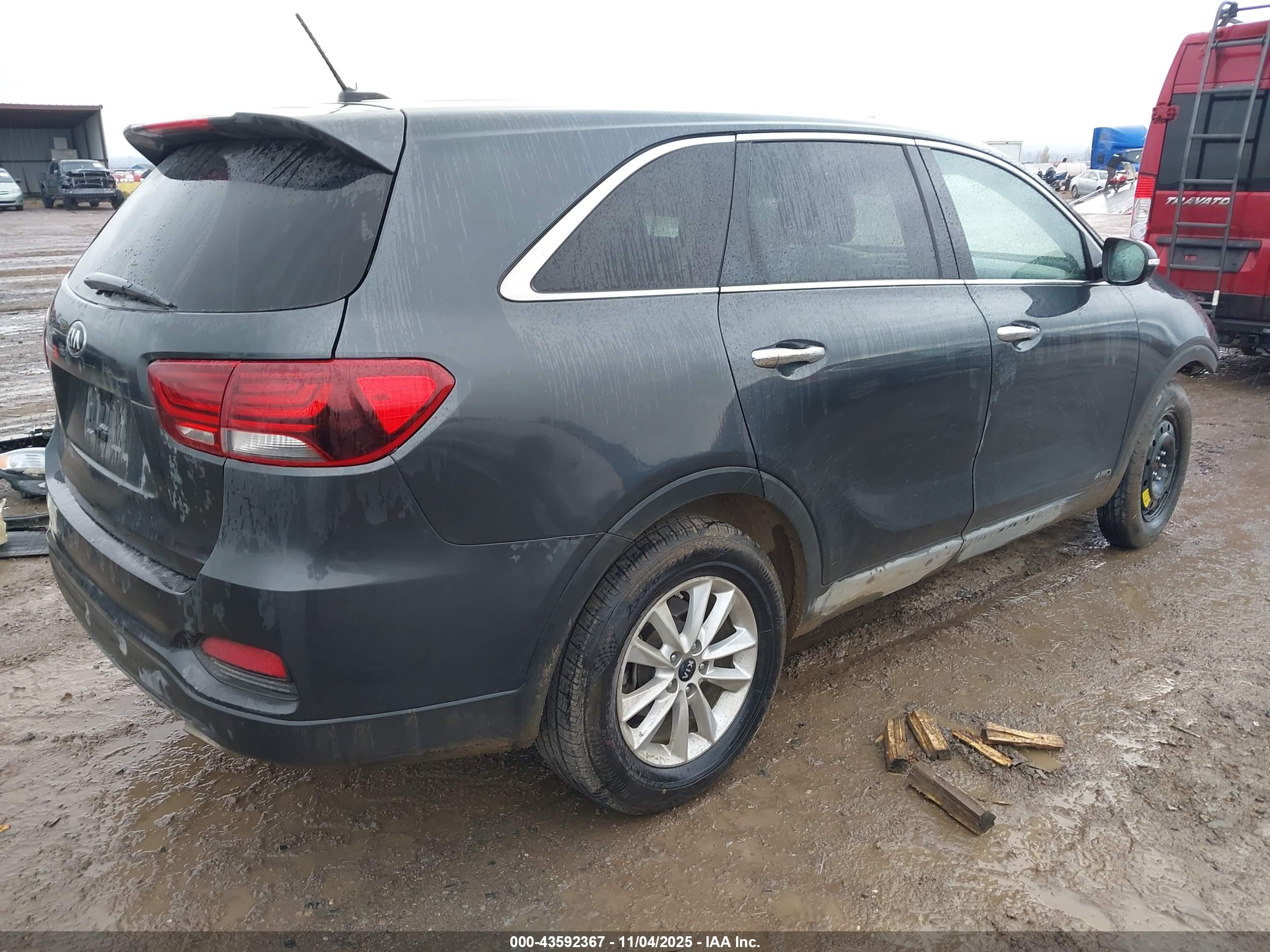 KIA SORENTO image 4