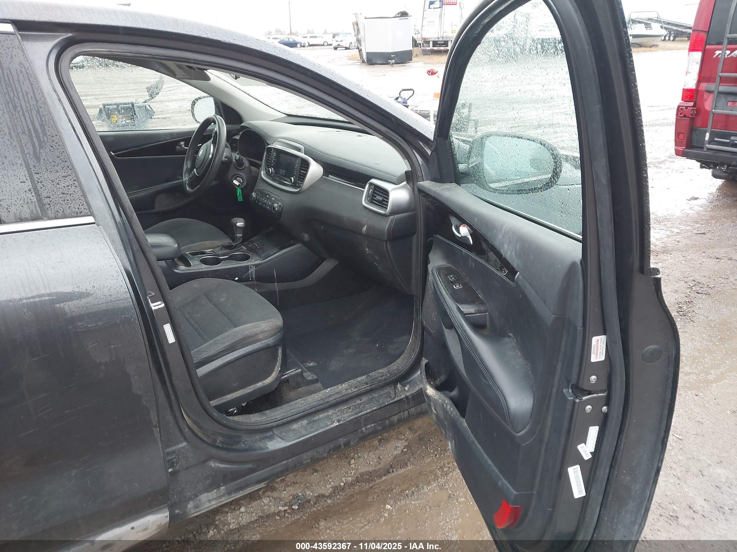 KIA SORENTO image 5