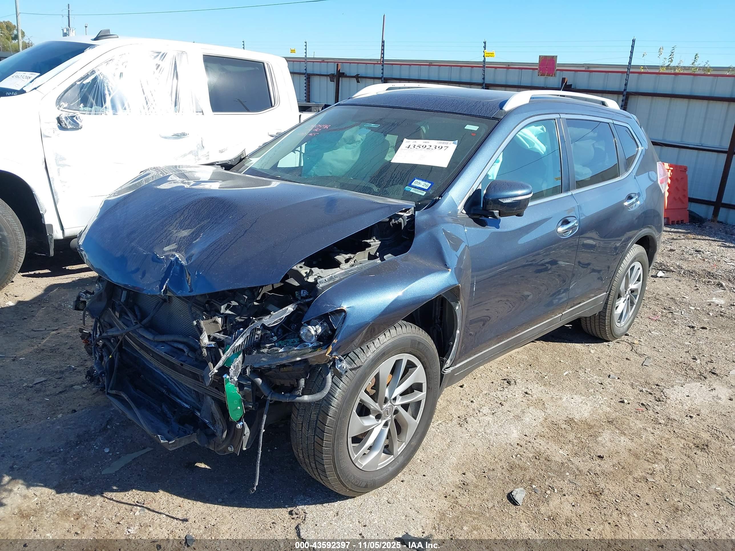 NISSAN ROGUE image 2