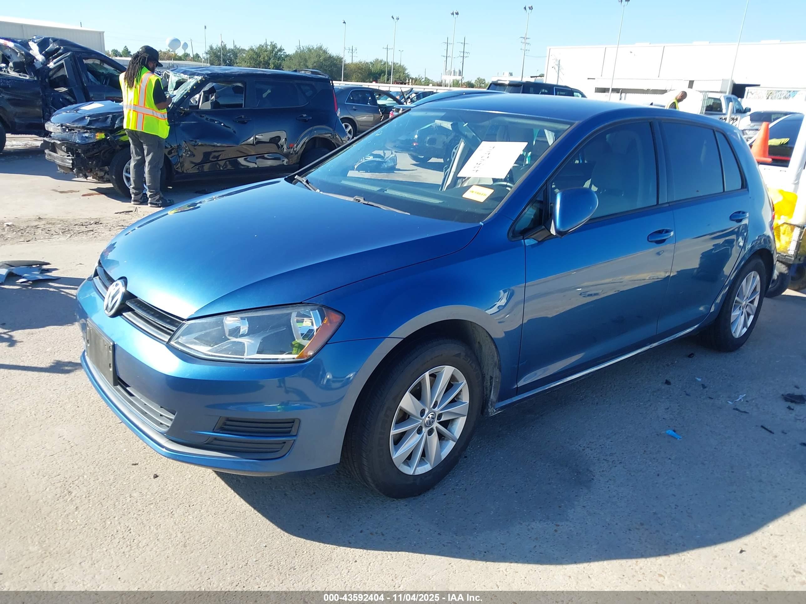VOLKSWAGEN GOLF image 2