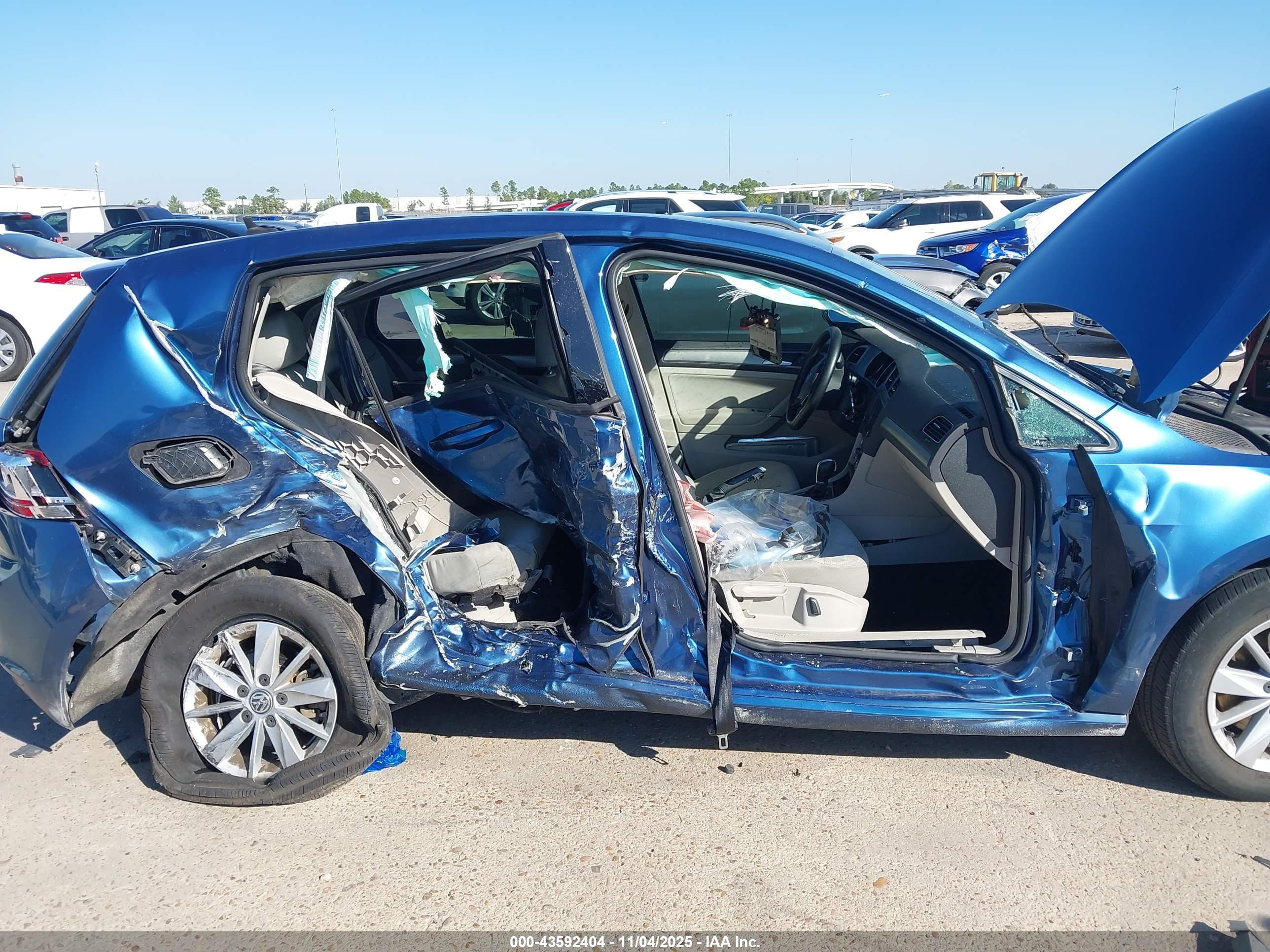 VOLKSWAGEN GOLF image 6