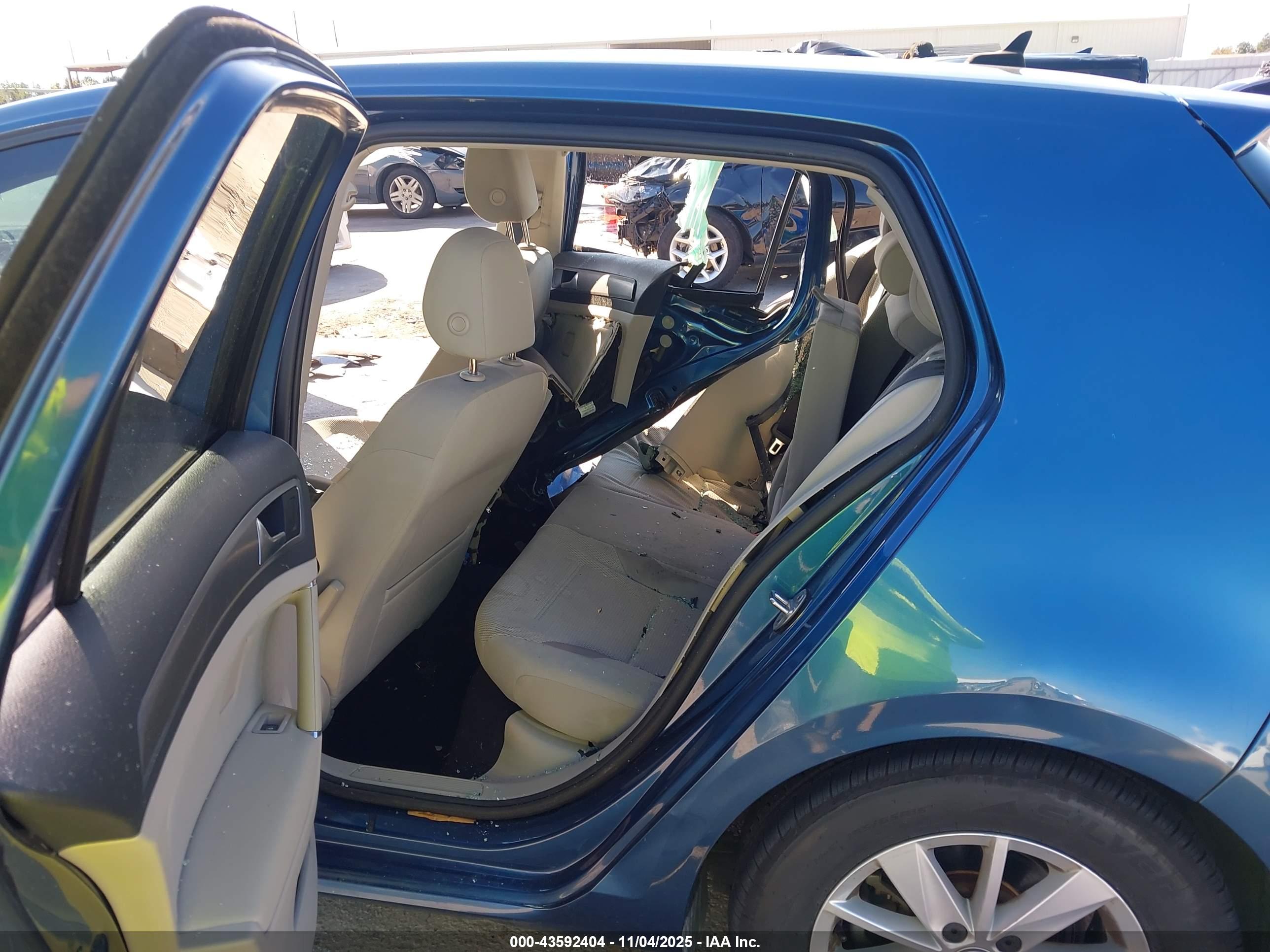 VOLKSWAGEN GOLF image 8