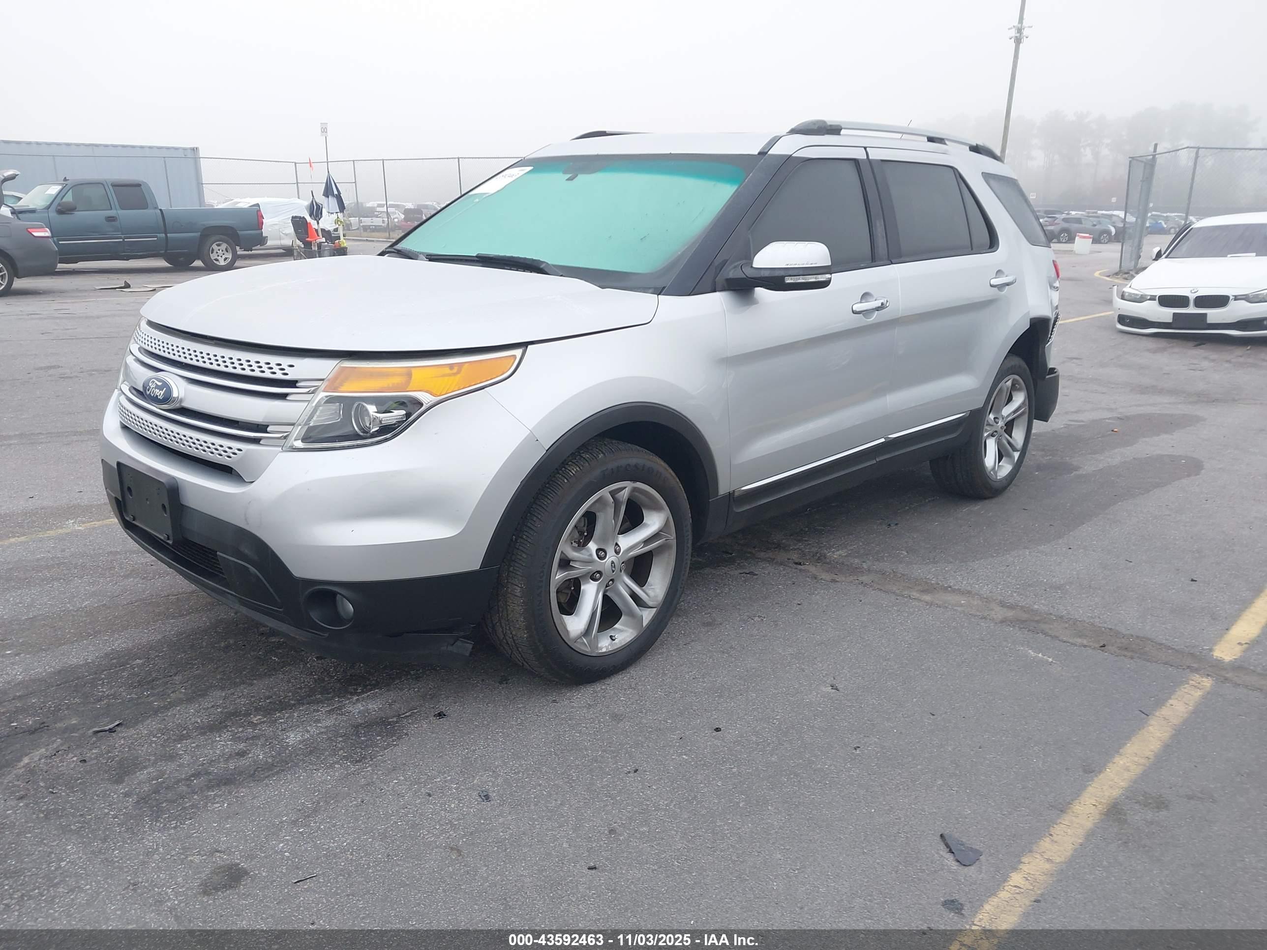 FORD EXPLORER image 2