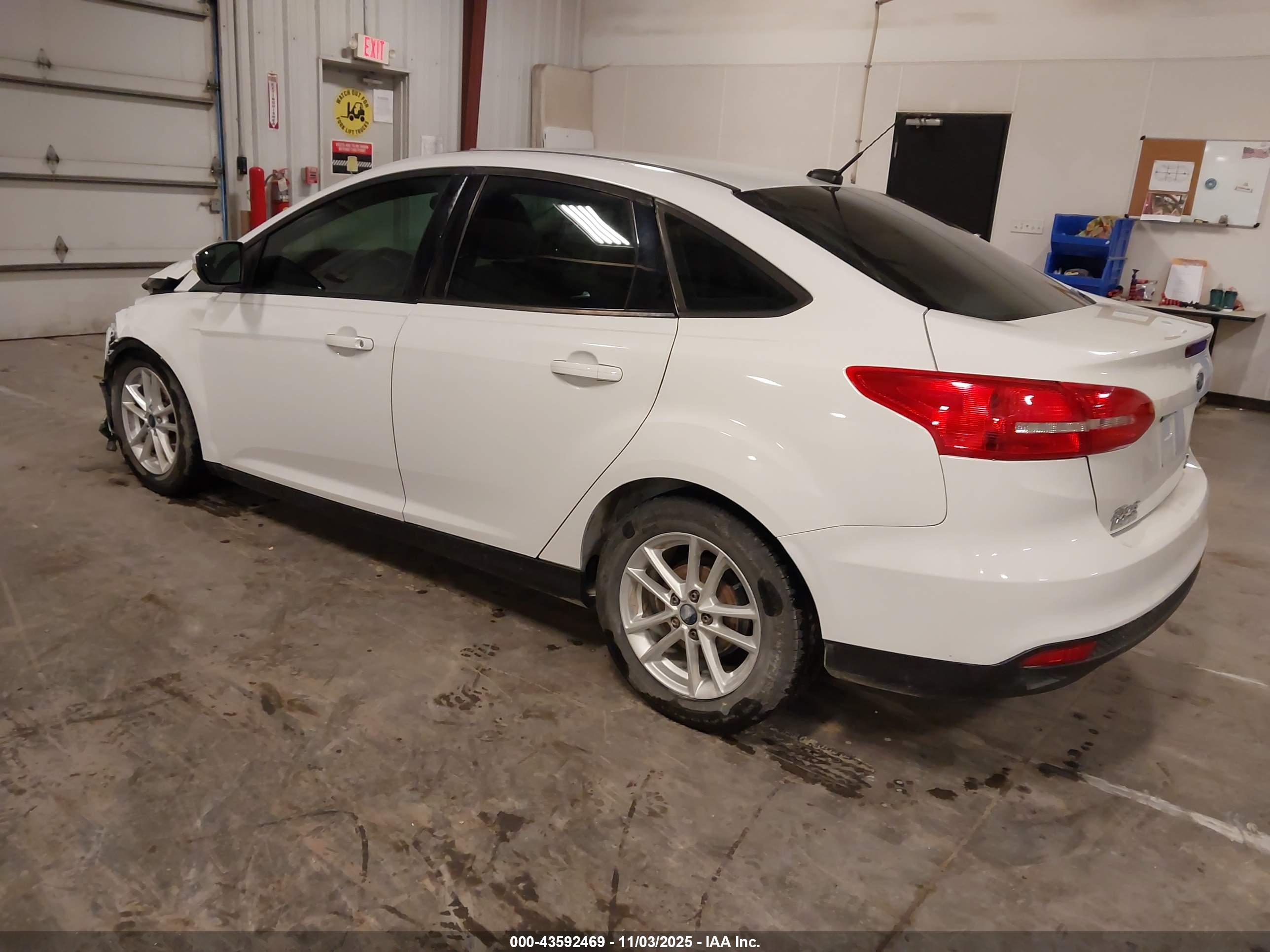 FORD FOCUS image 3