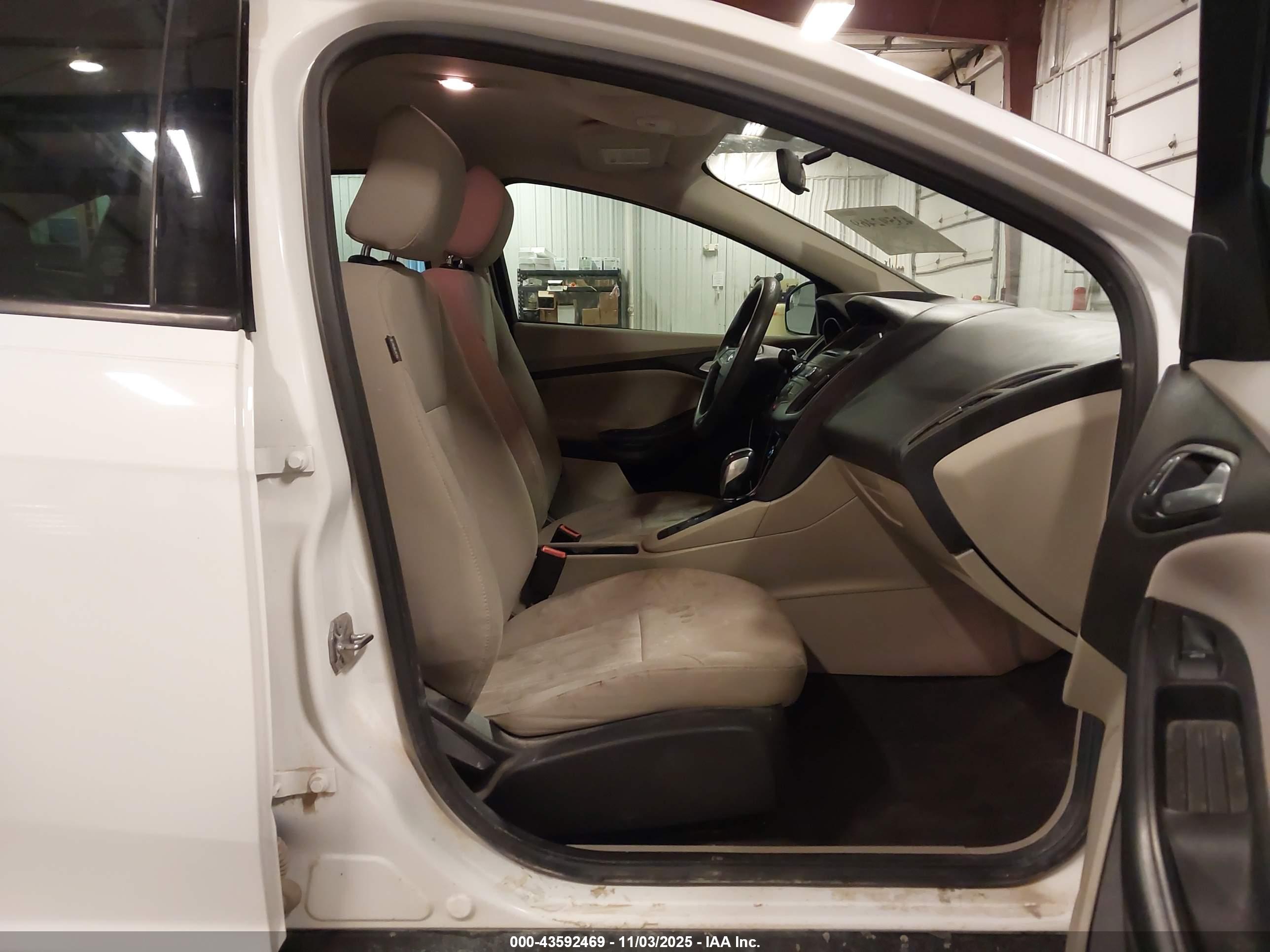 FORD FOCUS image 5