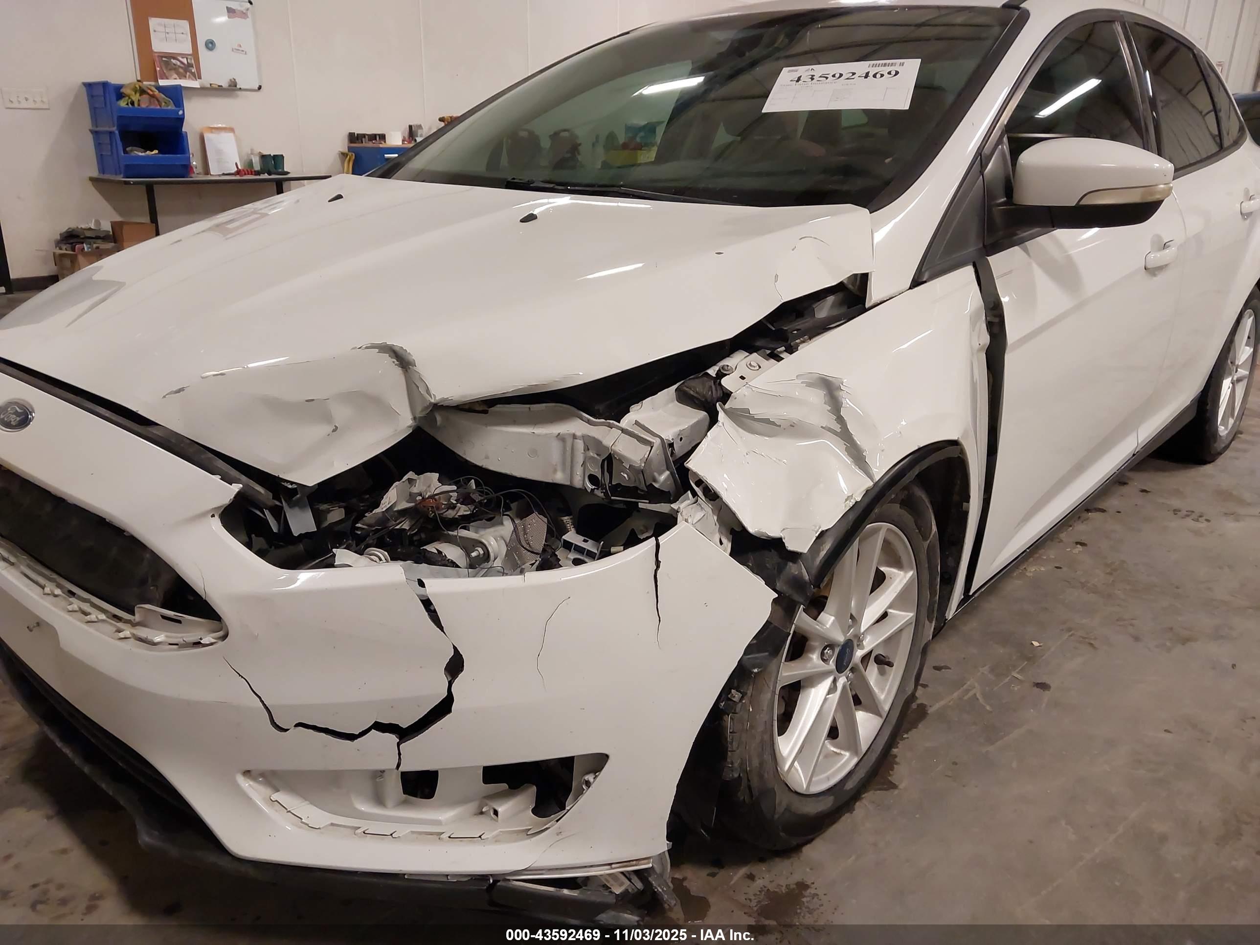 FORD FOCUS image 6