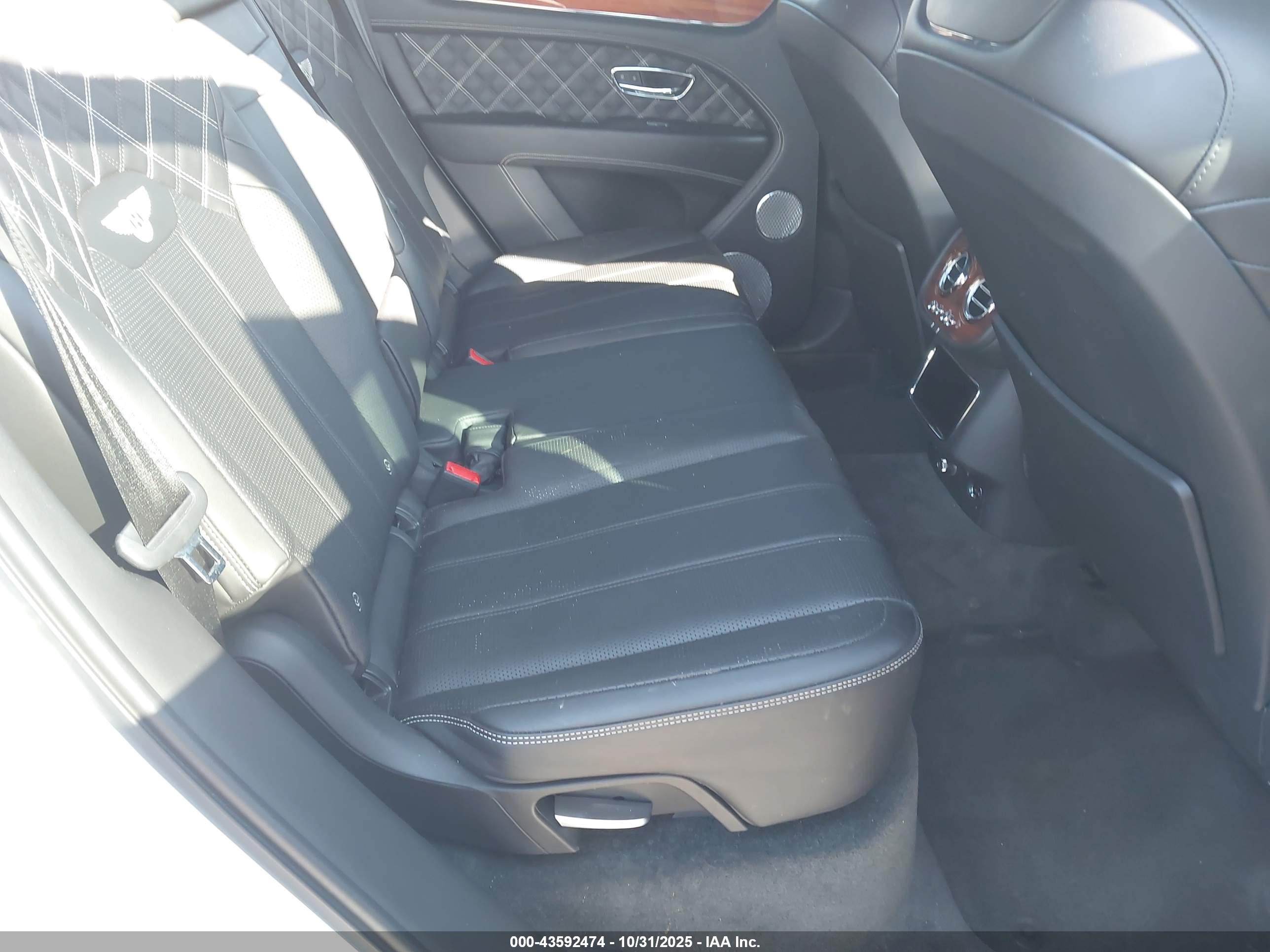 BENTLEY BENTAYGA image 8