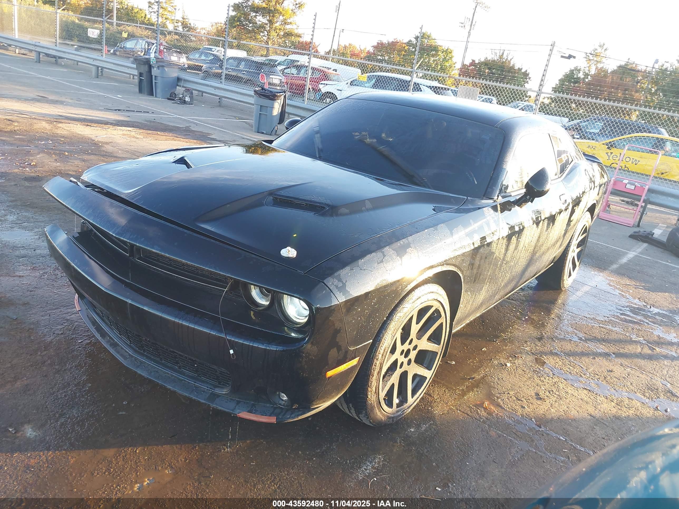 DODGE CHALLENGER image 2