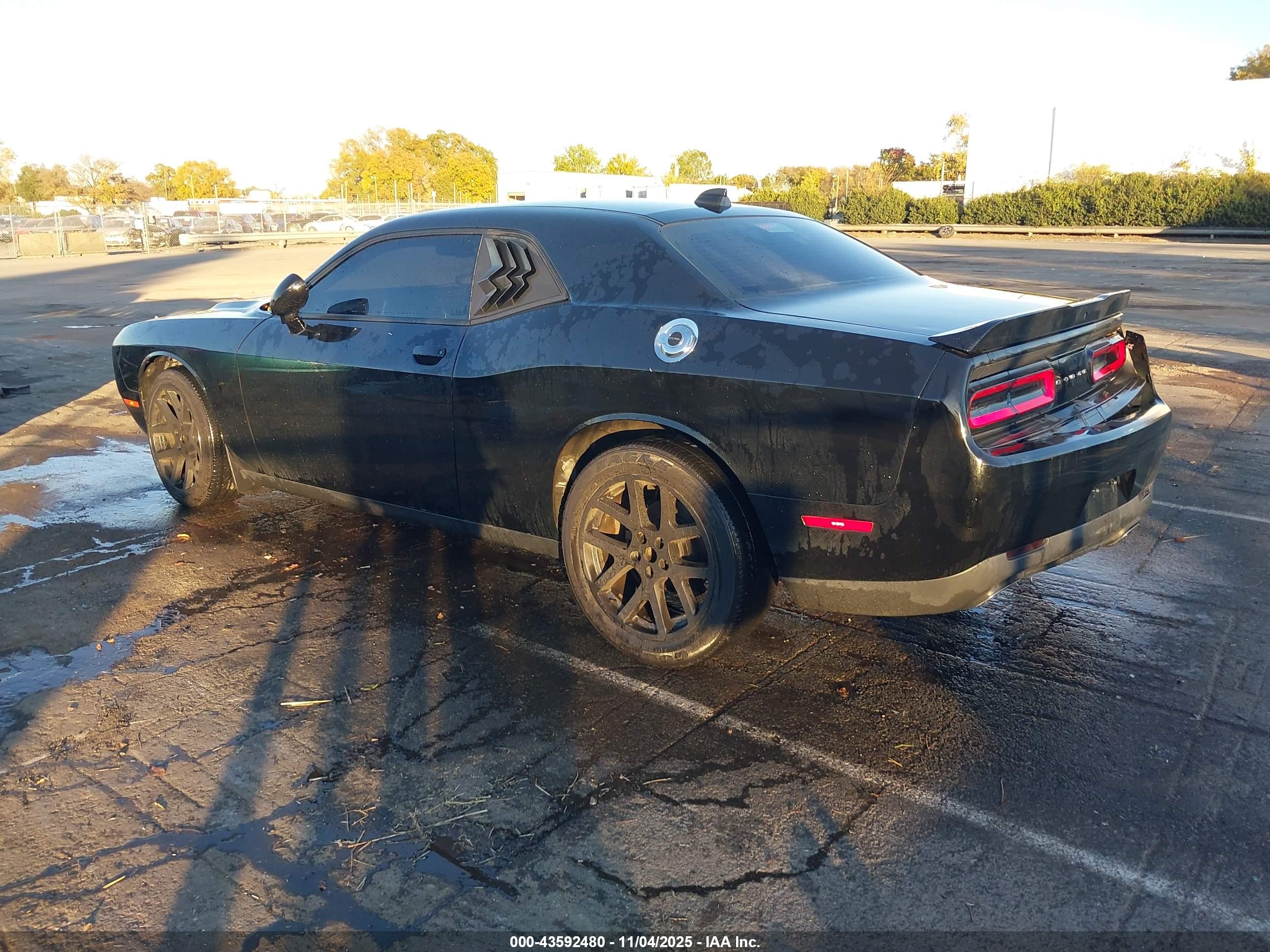 DODGE CHALLENGER image 3