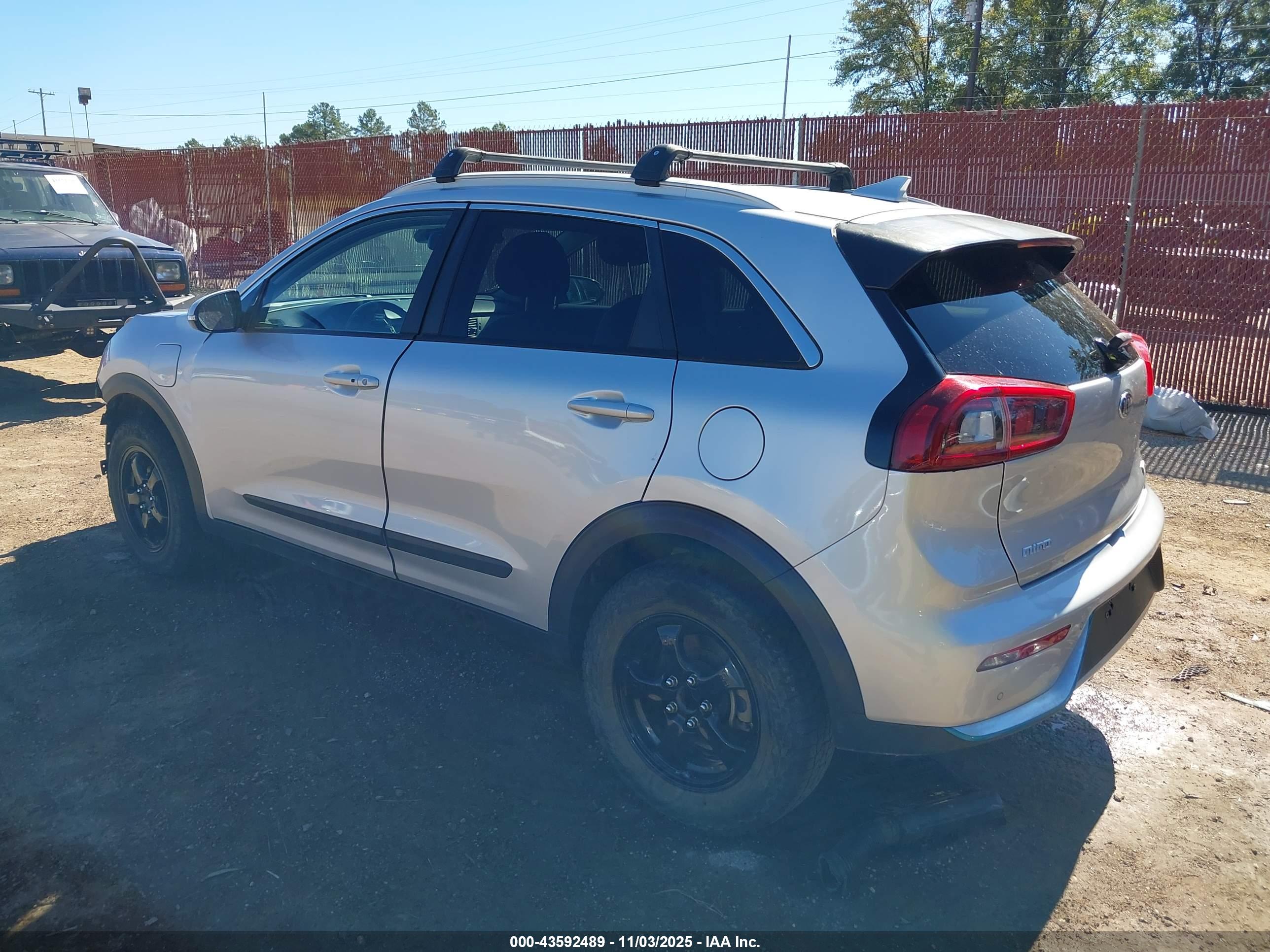KIA NIRO image 3