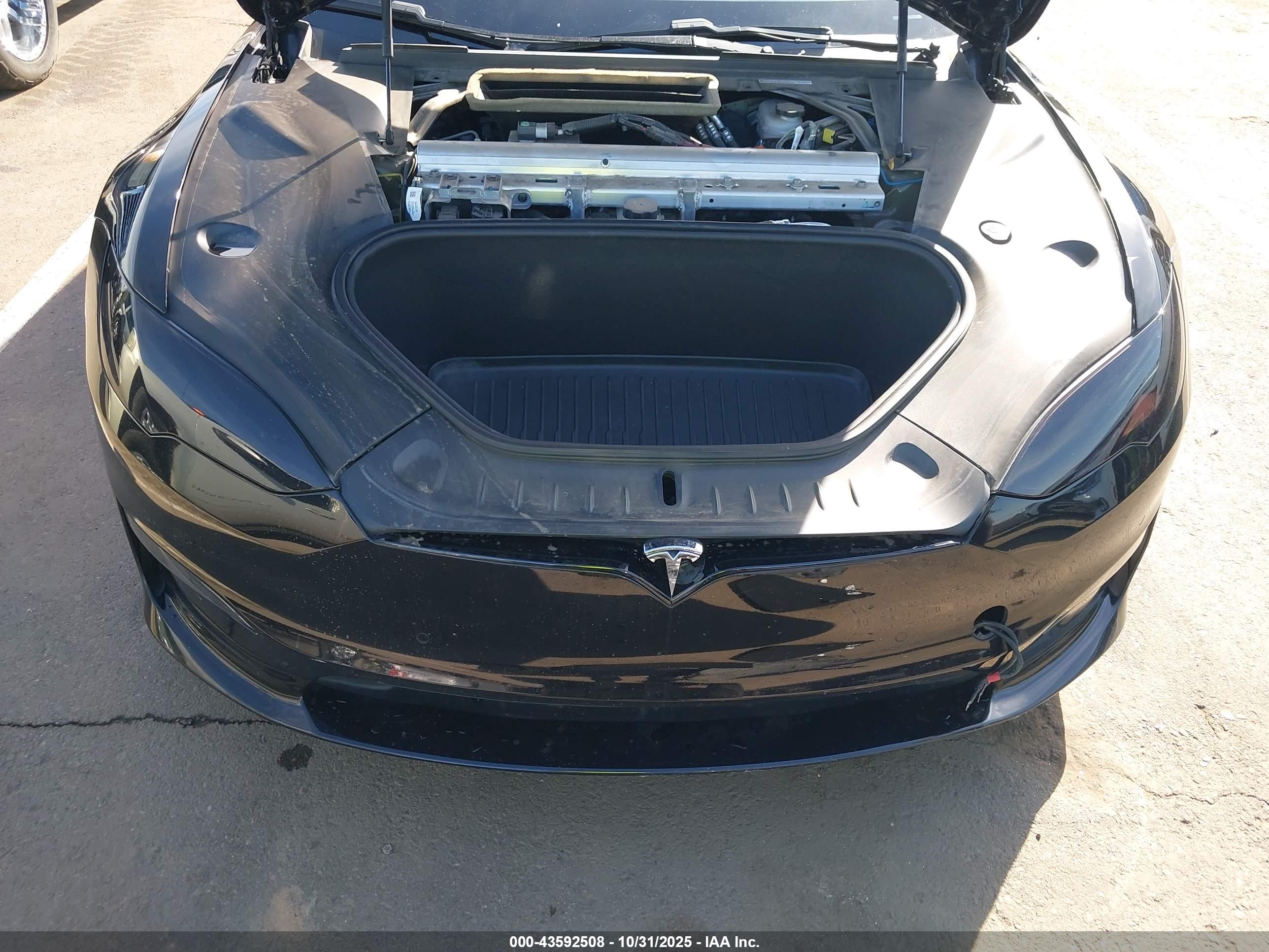 TESLA MODEL image 10