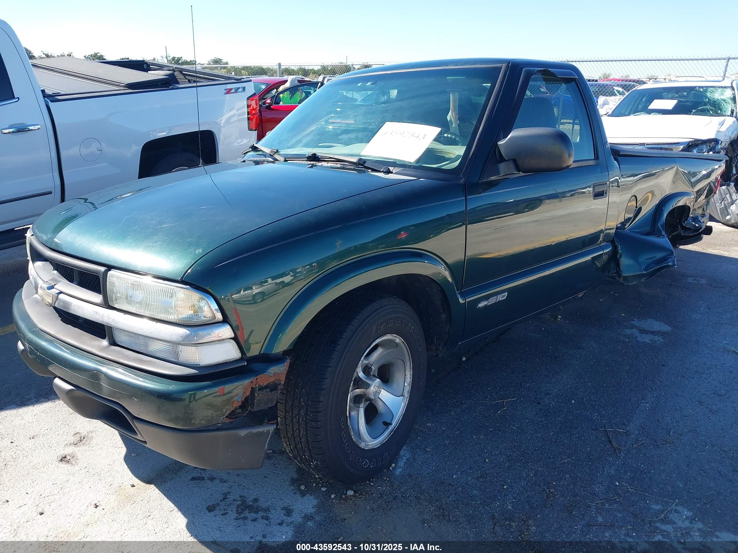 CHEVROLET S-10 image 2