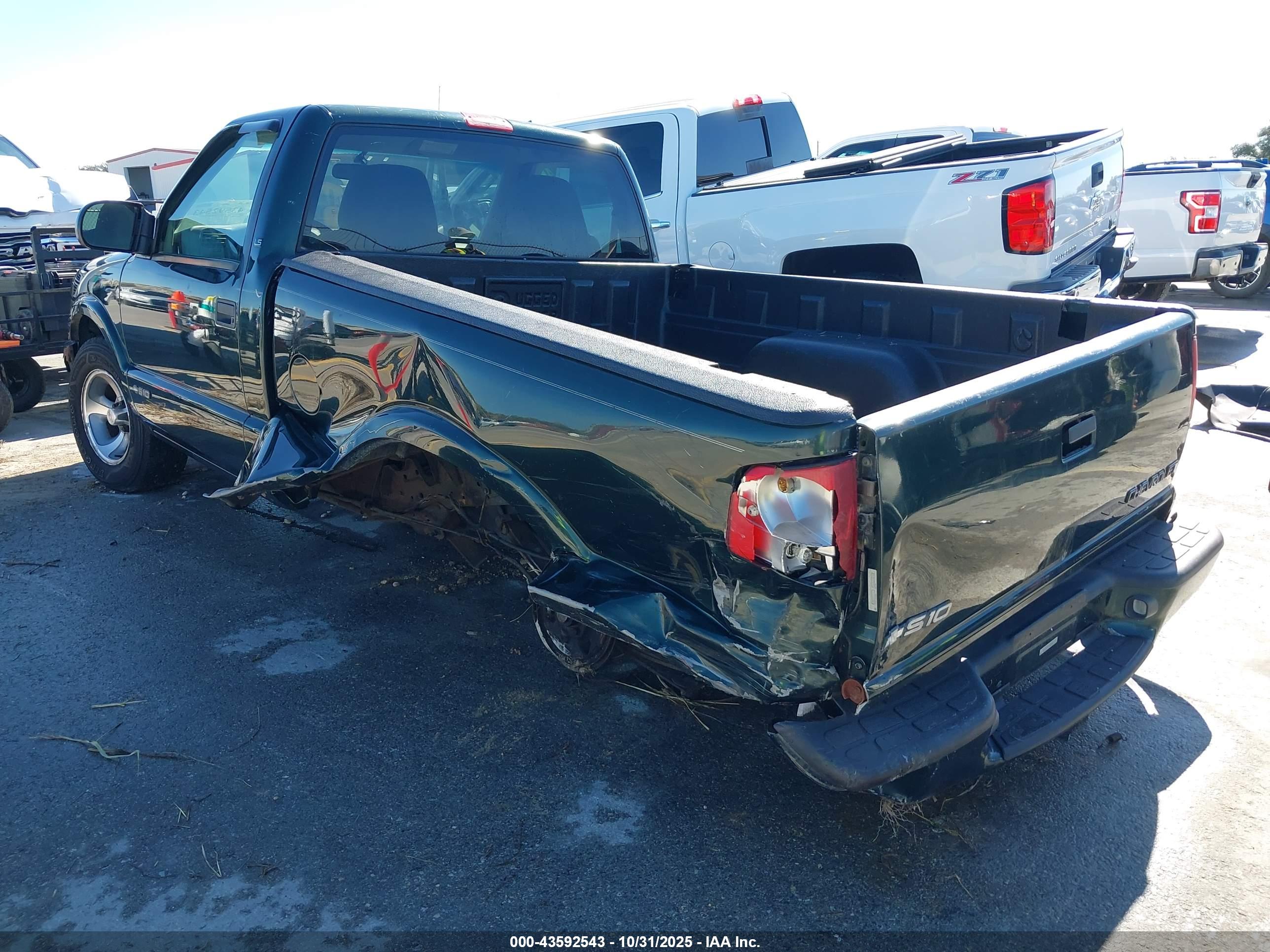 CHEVROLET S-10 image 3