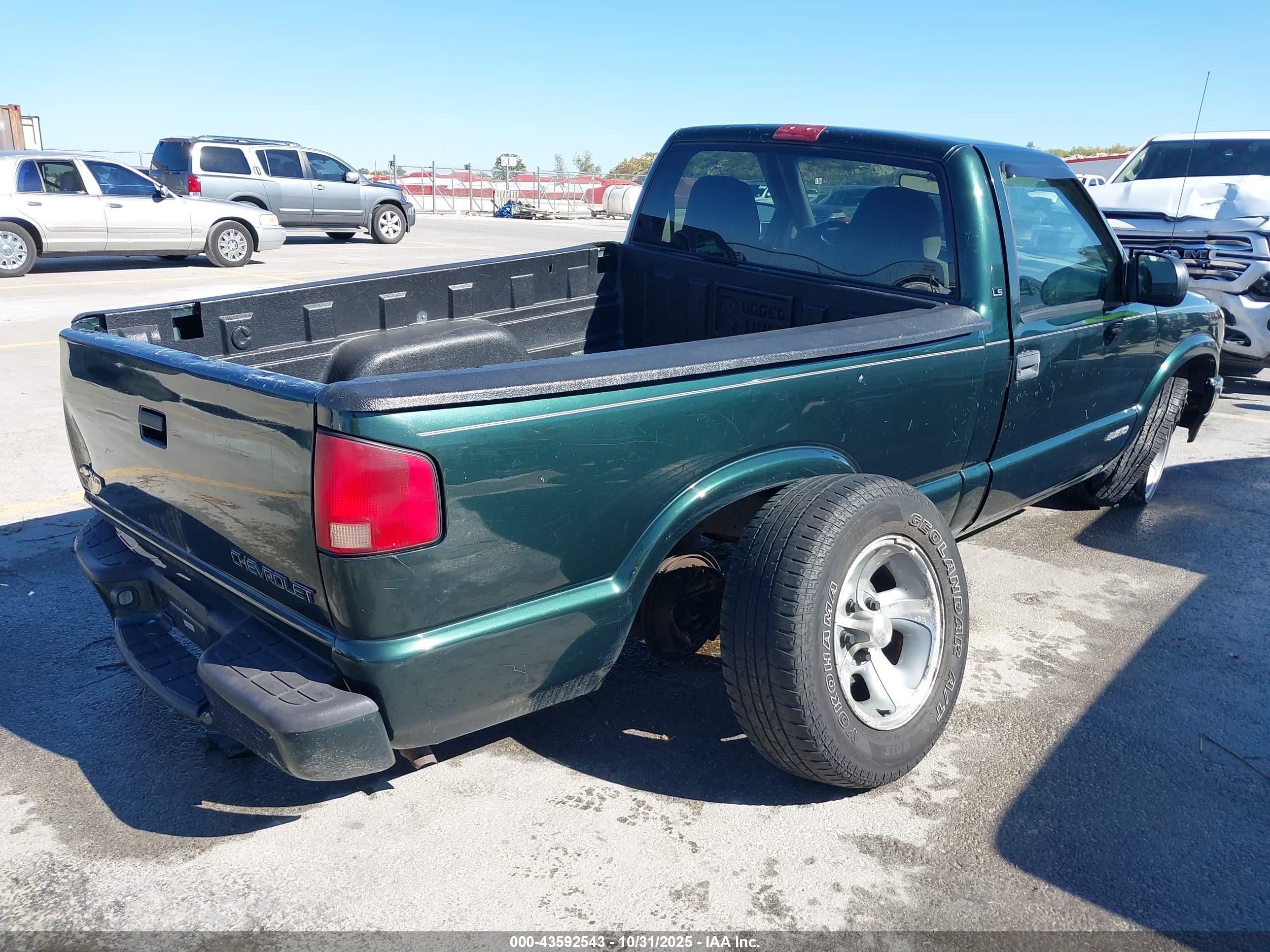 CHEVROLET S-10 image 4