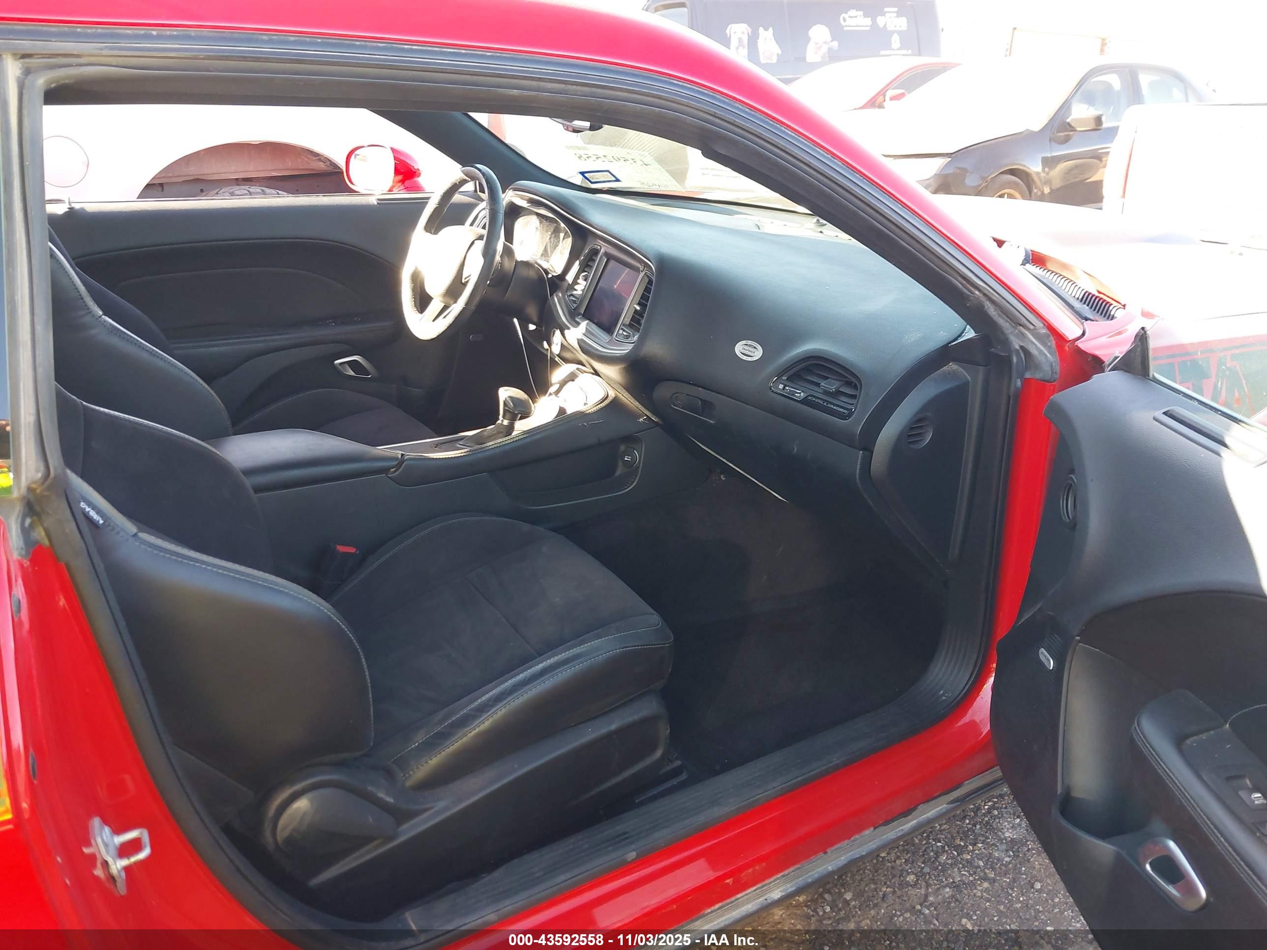 DODGE CHALLENGER image 5