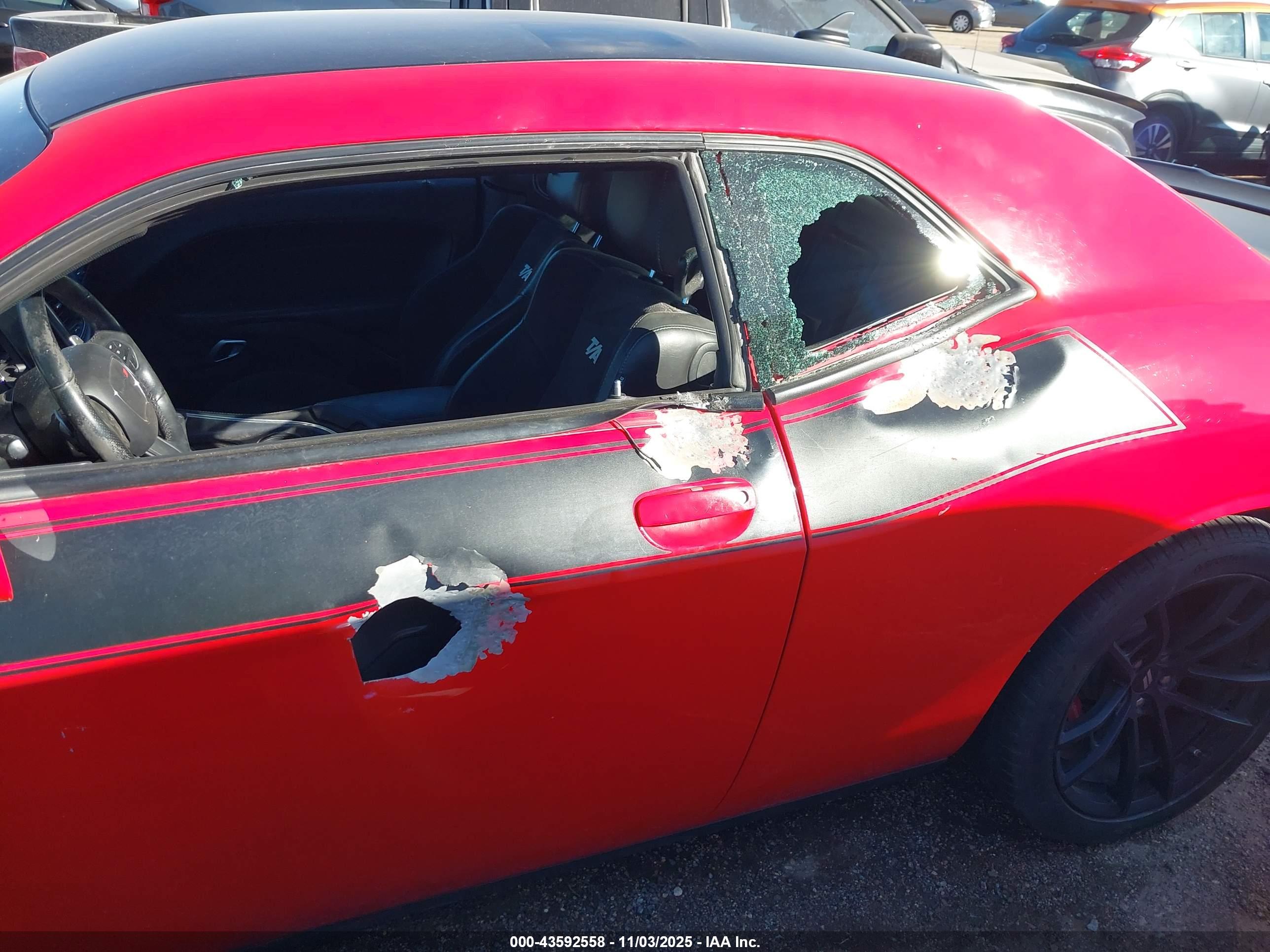 DODGE CHALLENGER image 6