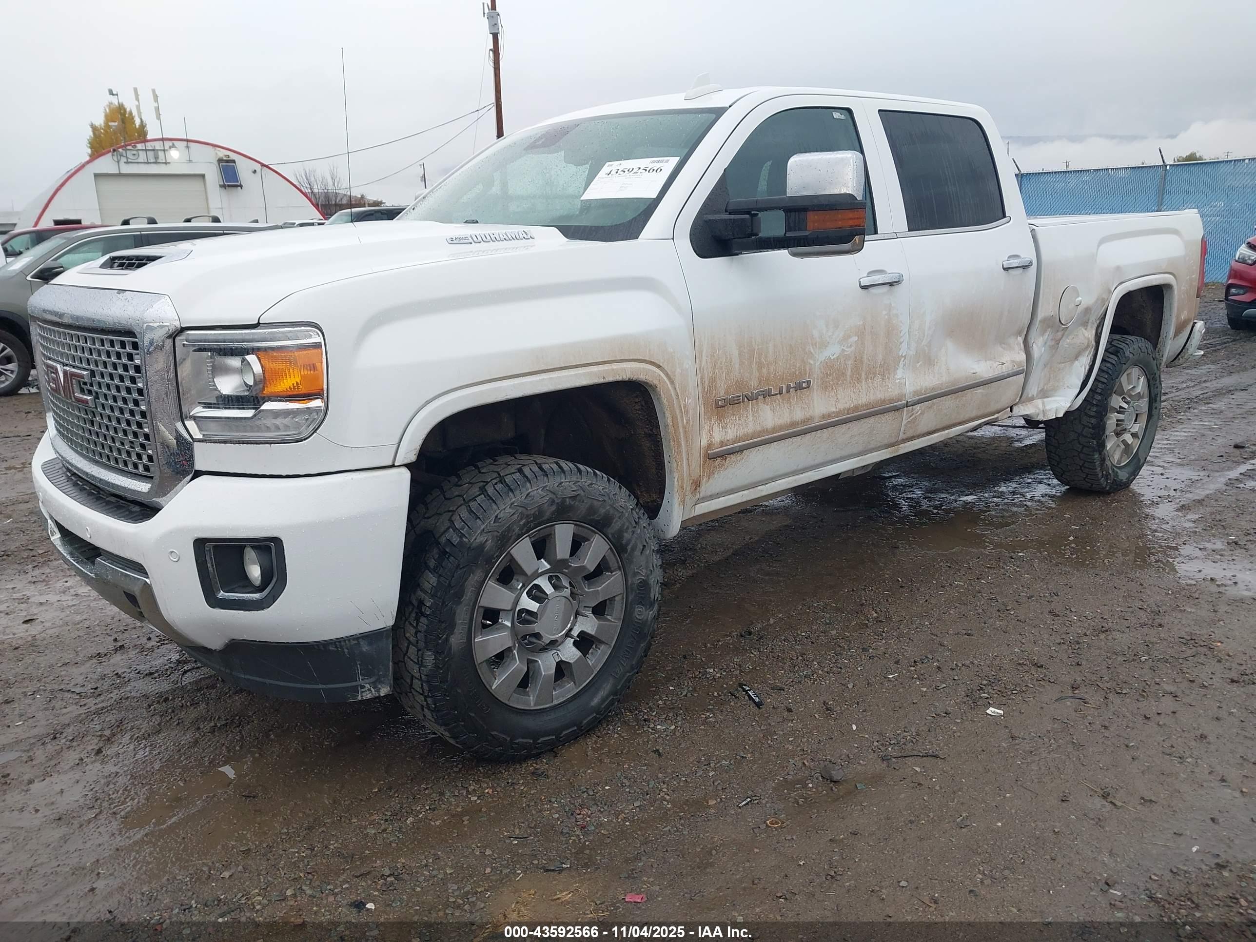 GMC SIERRA image 2