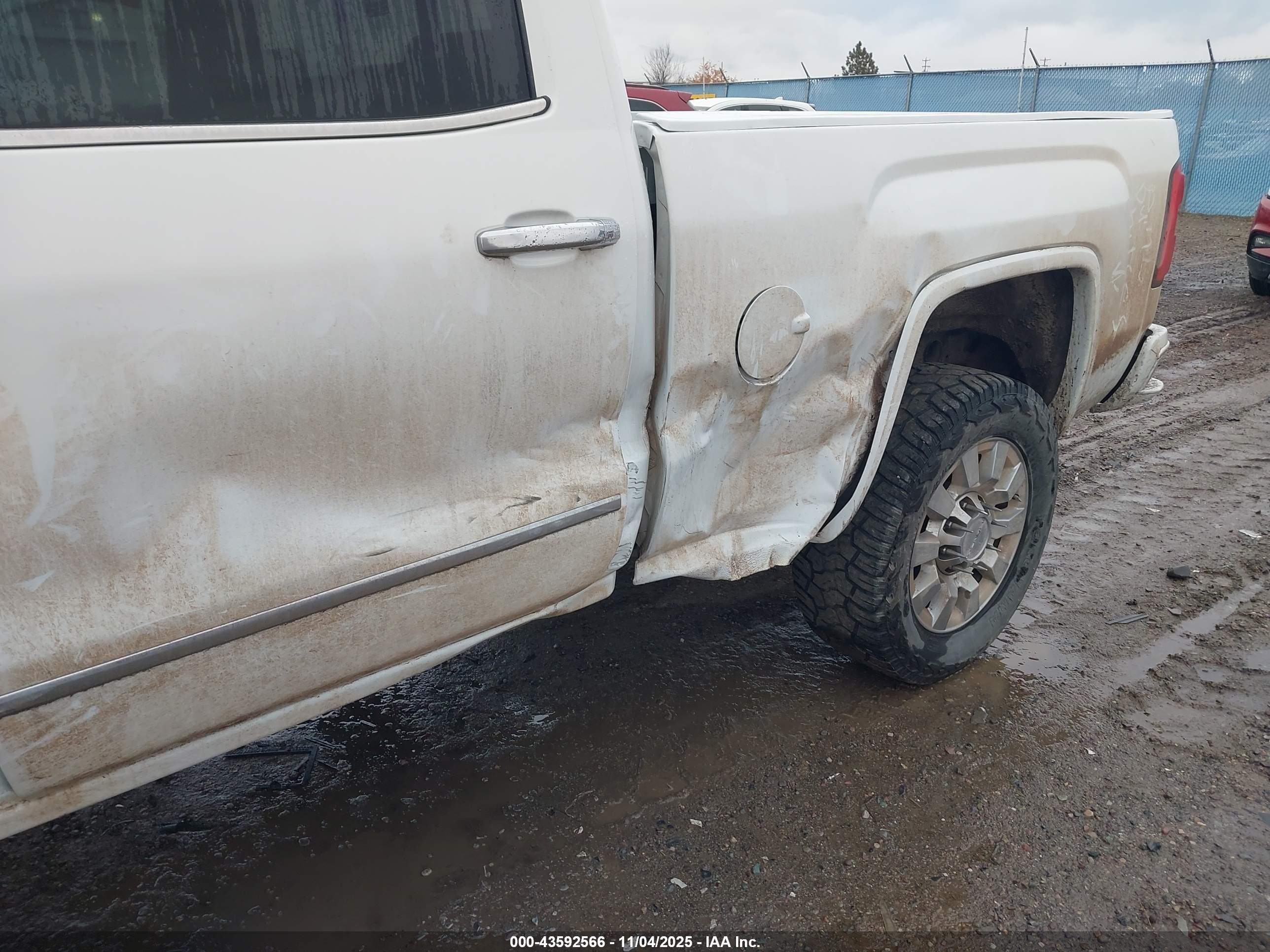GMC SIERRA image 6