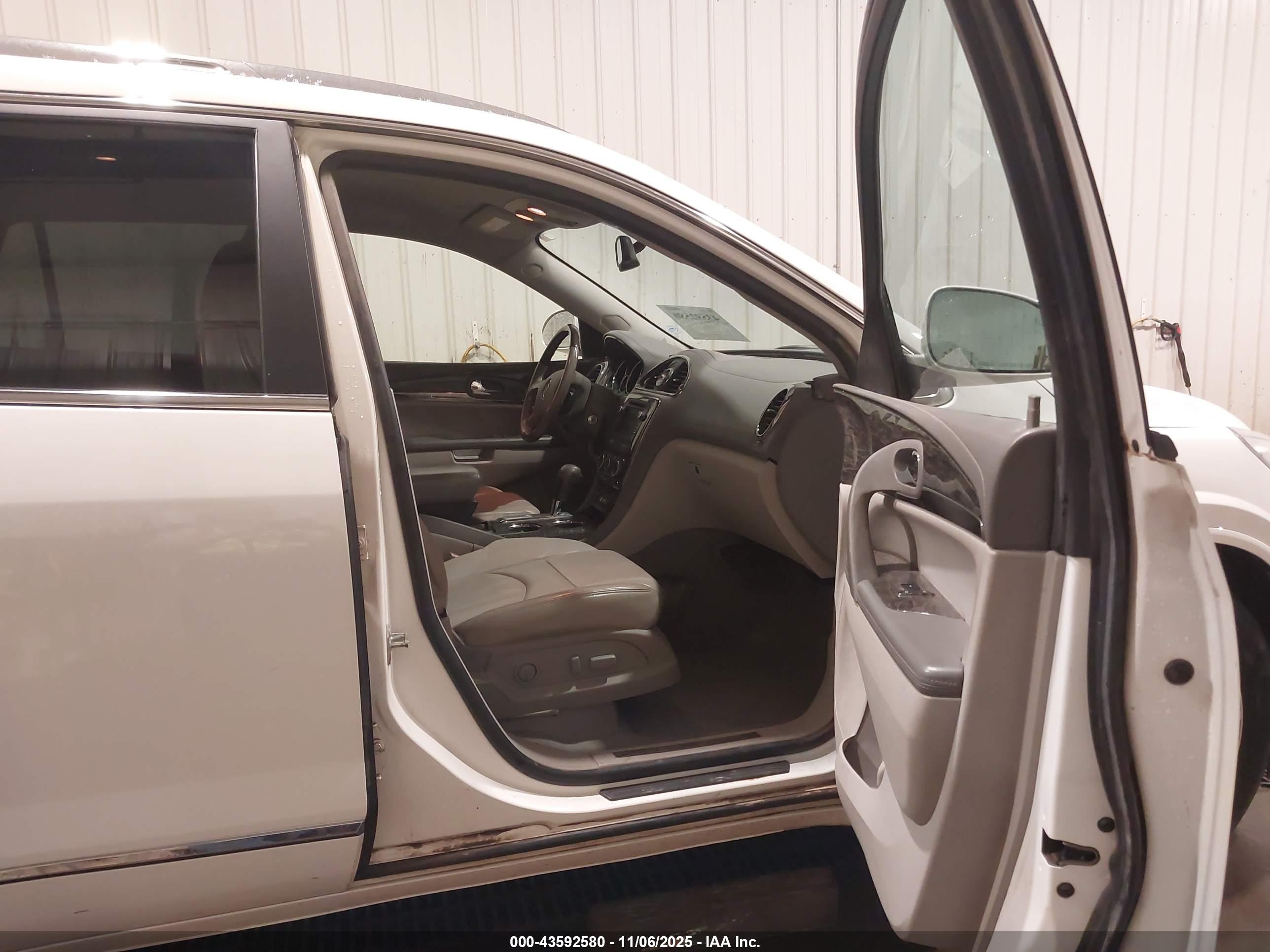BUICK ENCLAVE image 5