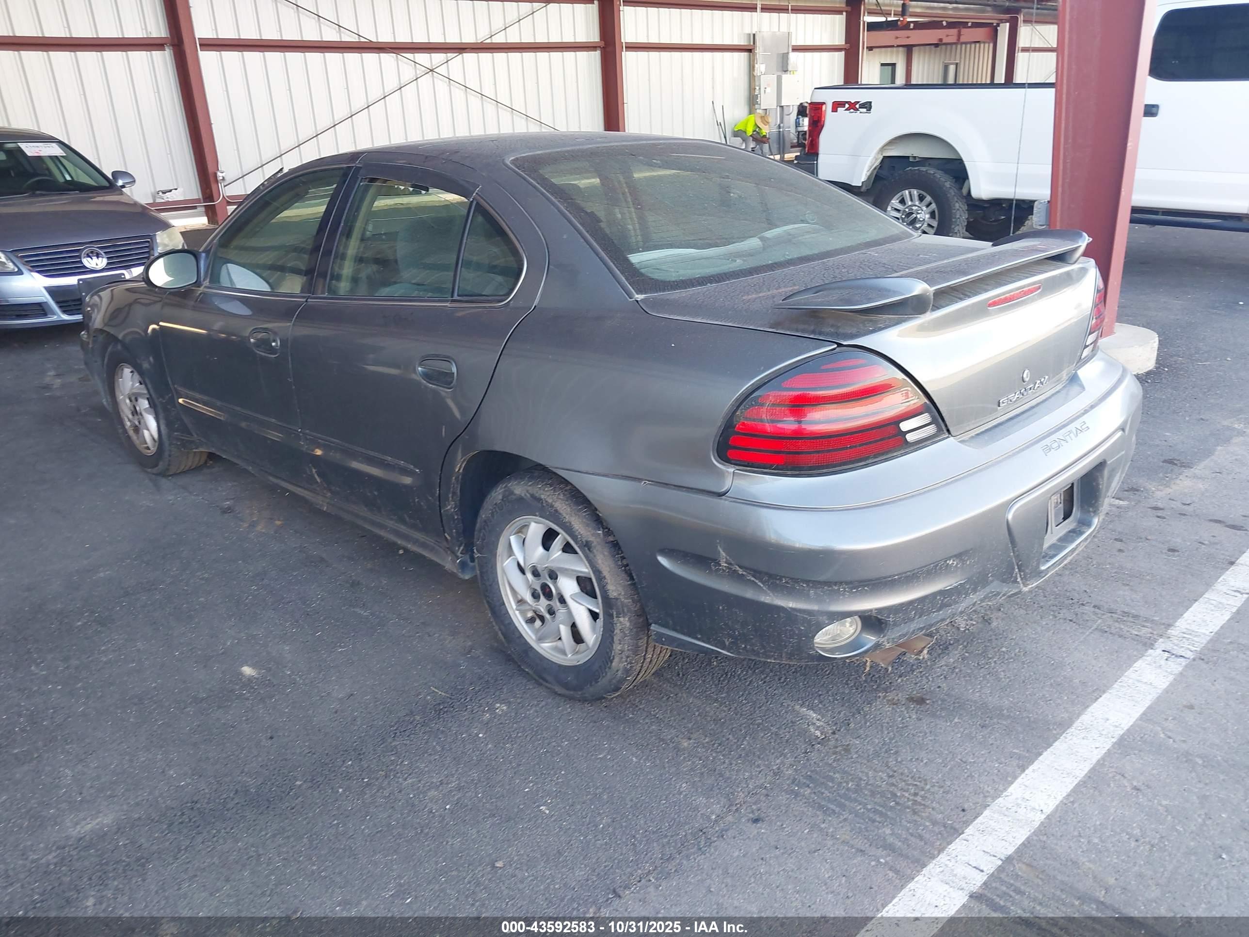 PONTIAC GRAND image 3