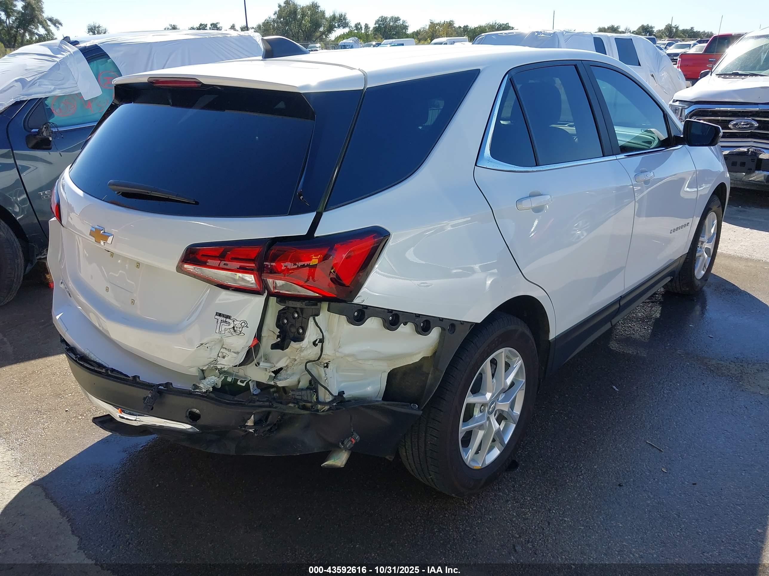 CHEVROLET EQUINOX image 4