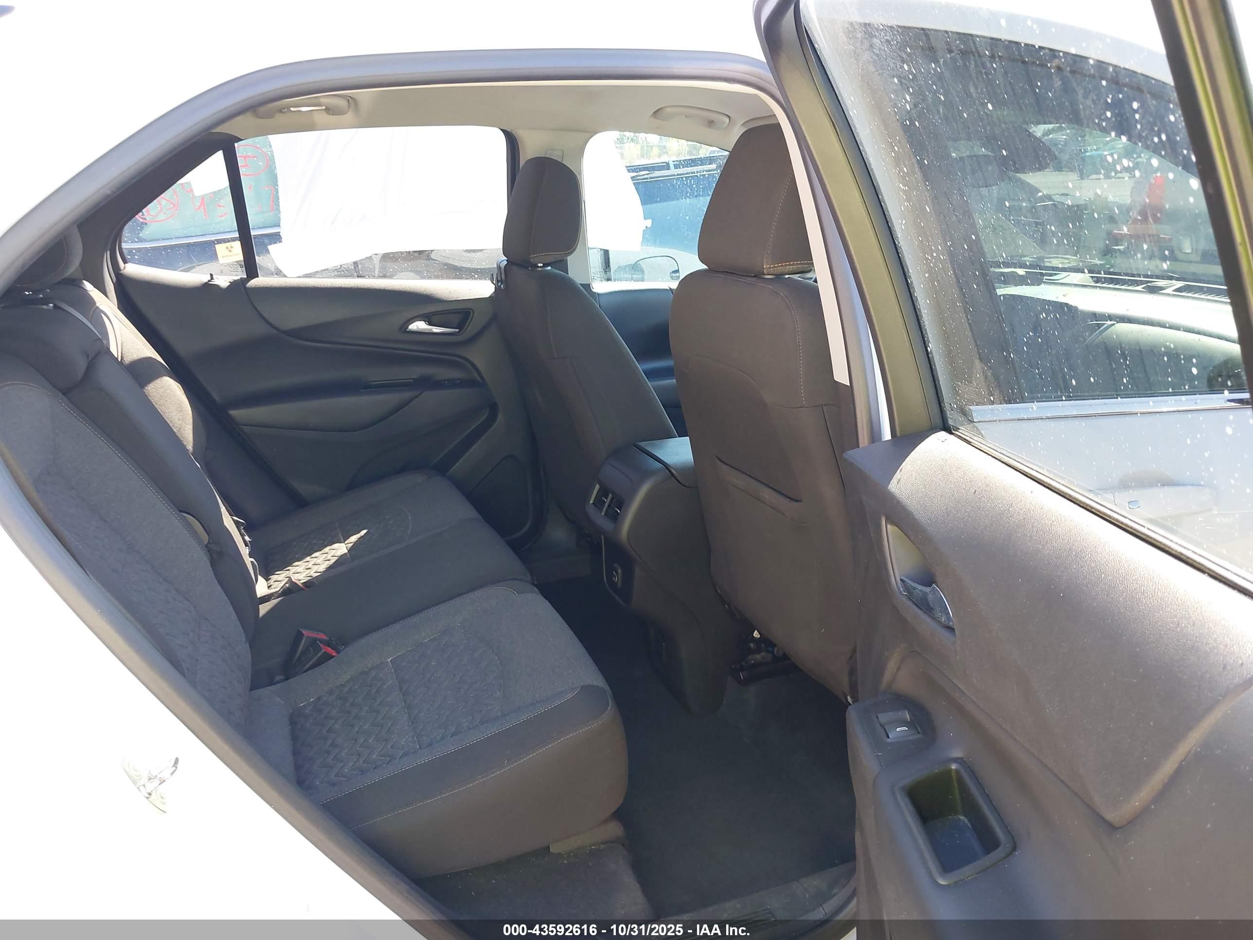 CHEVROLET EQUINOX image 8