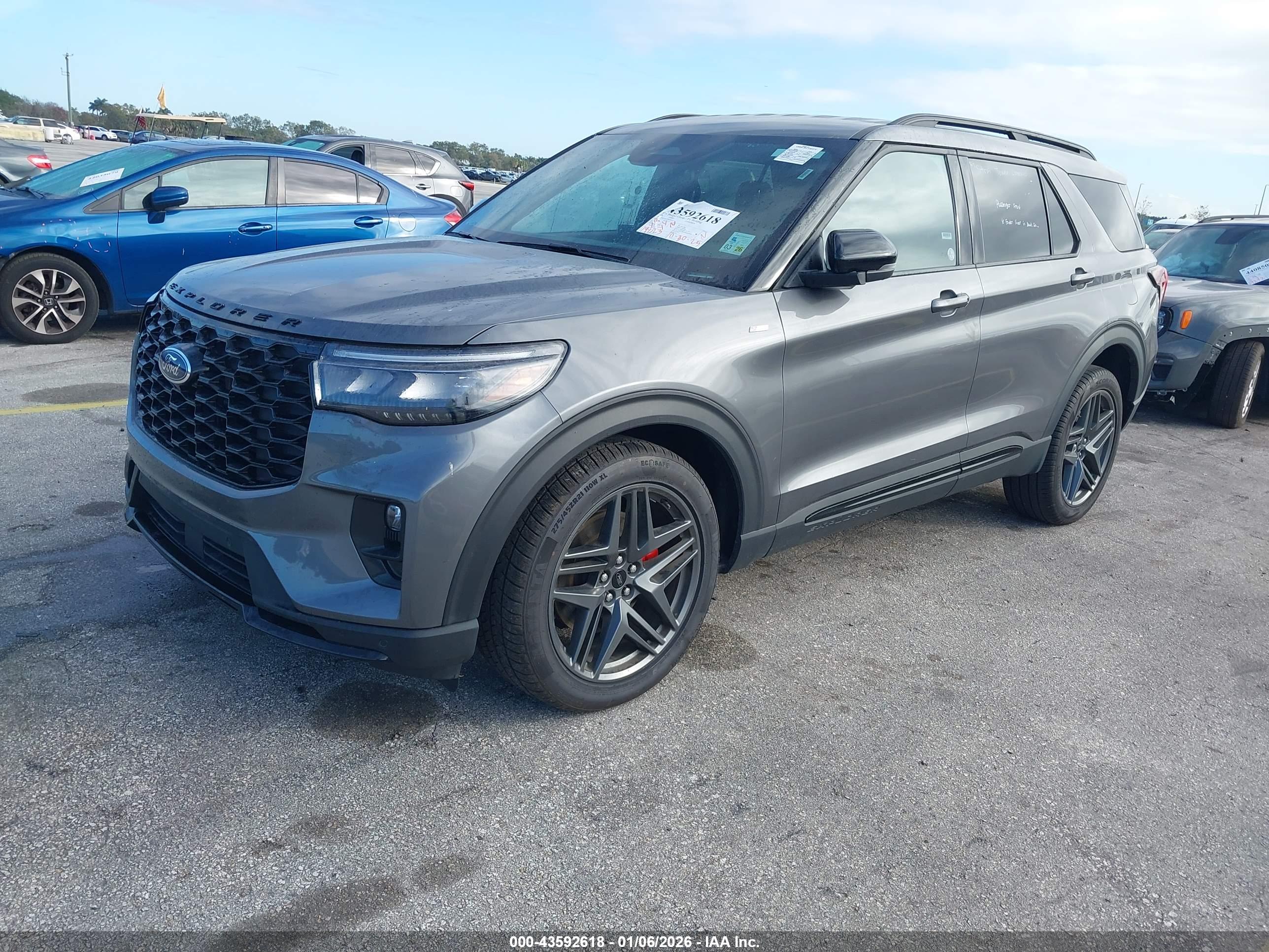 FORD EXPLORER image 2